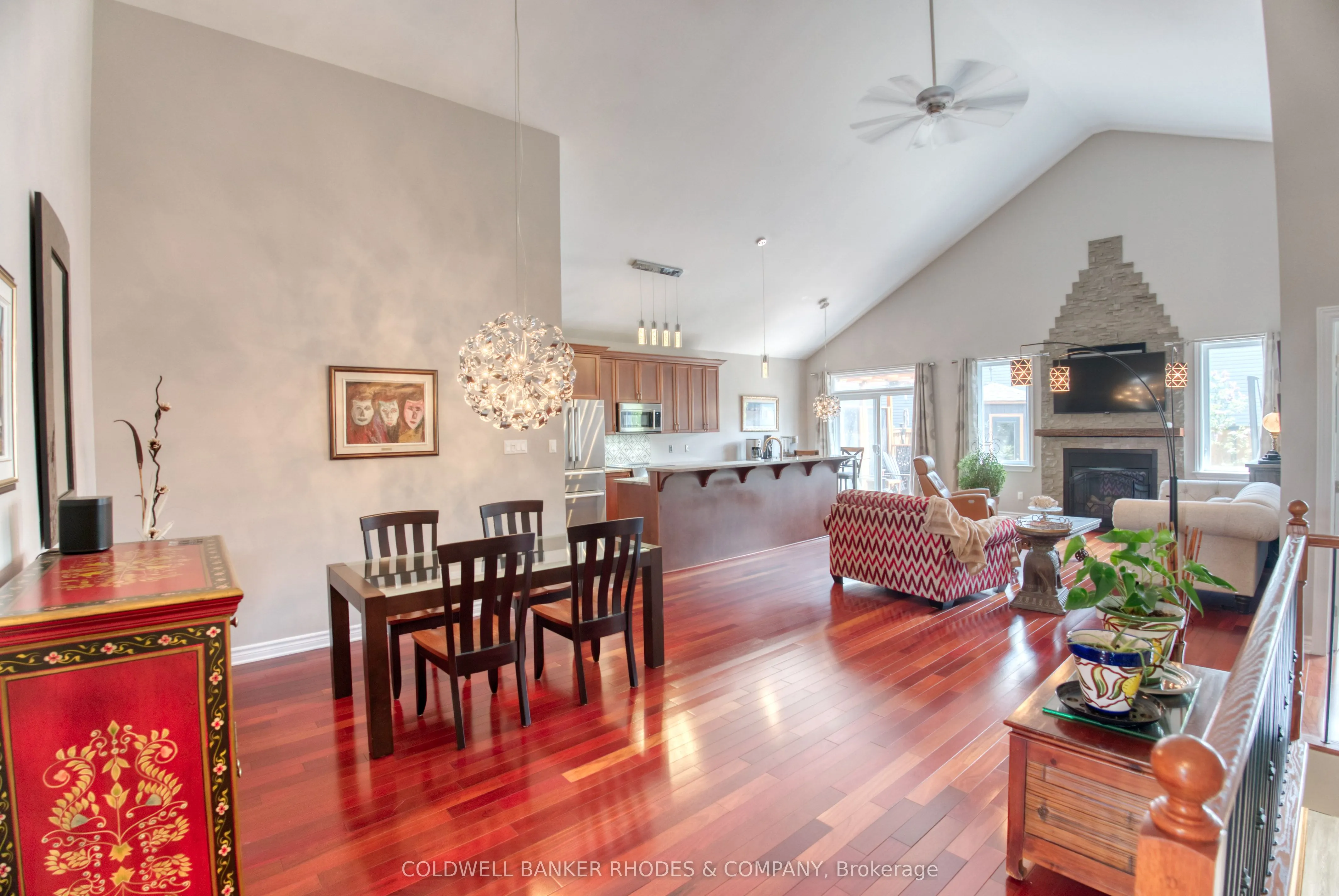 454 Creekview Way
