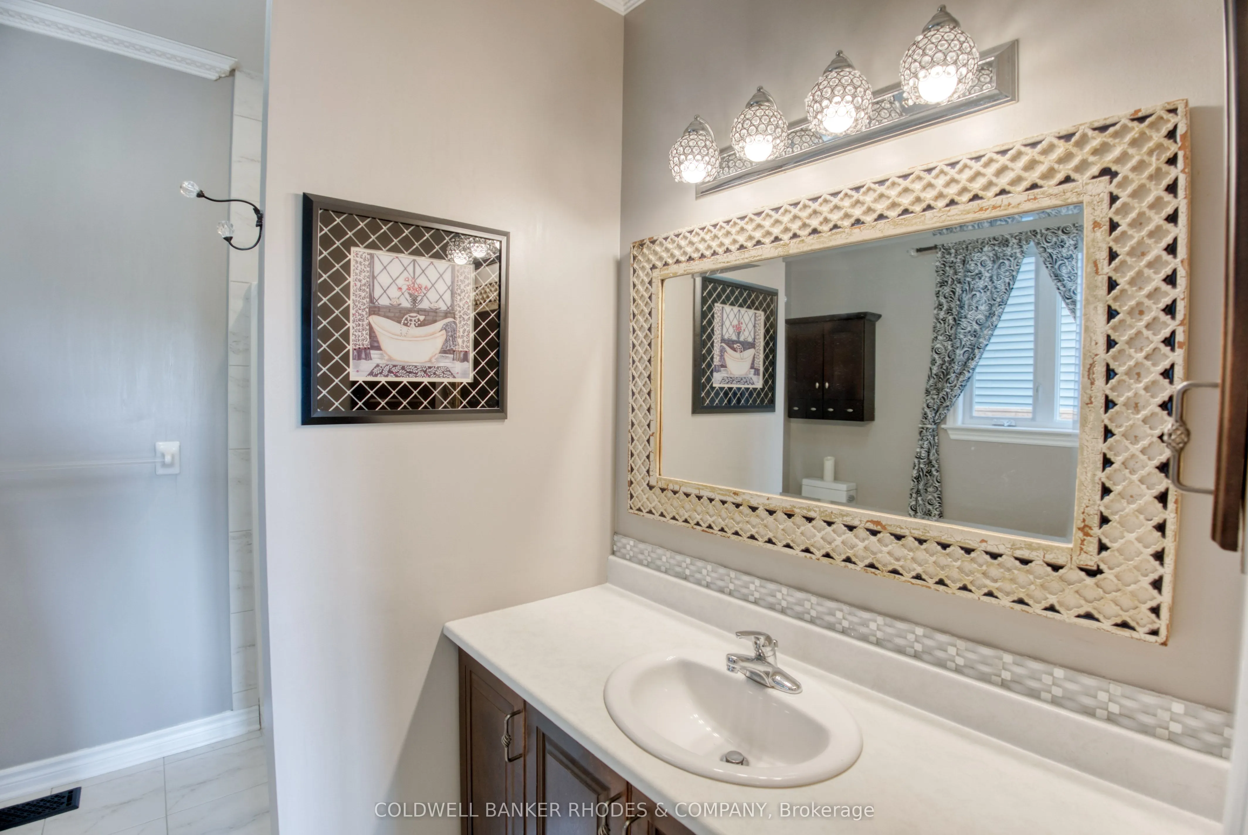 454 Creekview Way