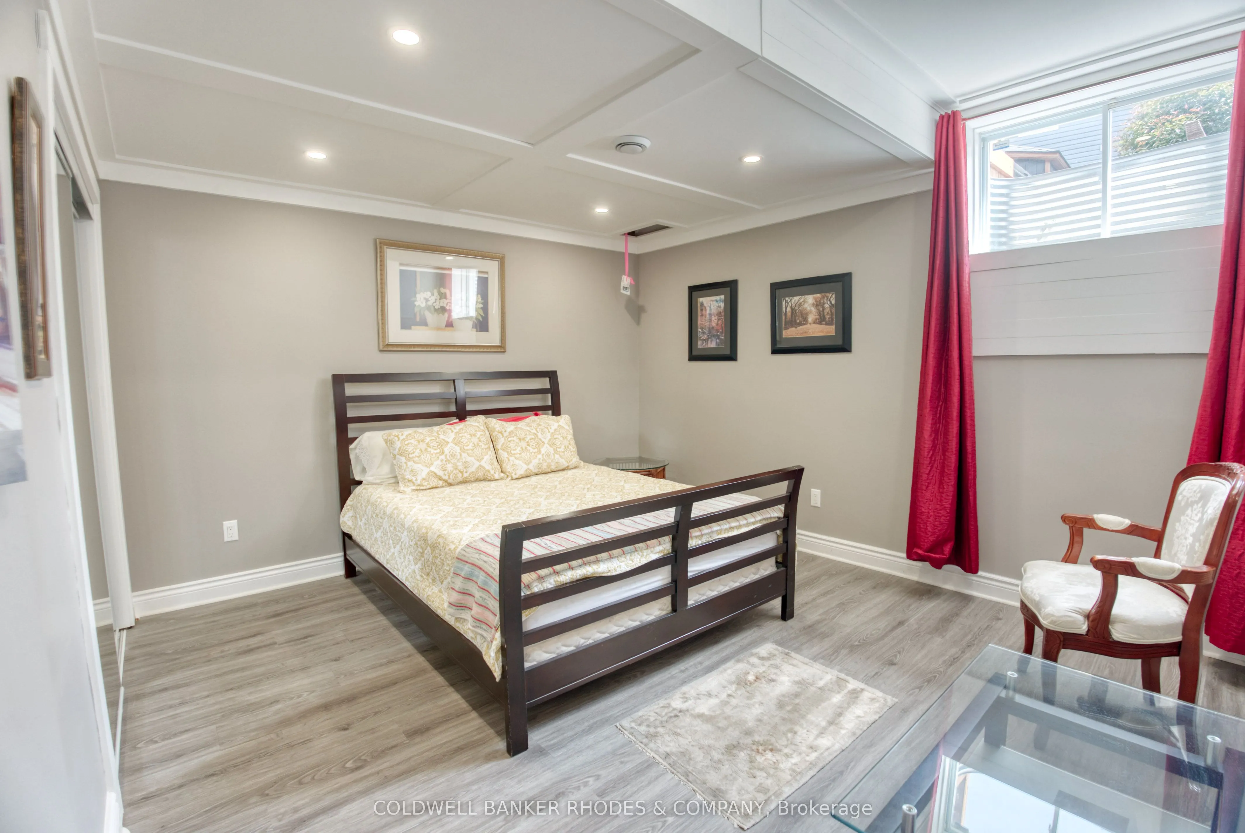 454 Creekview Way