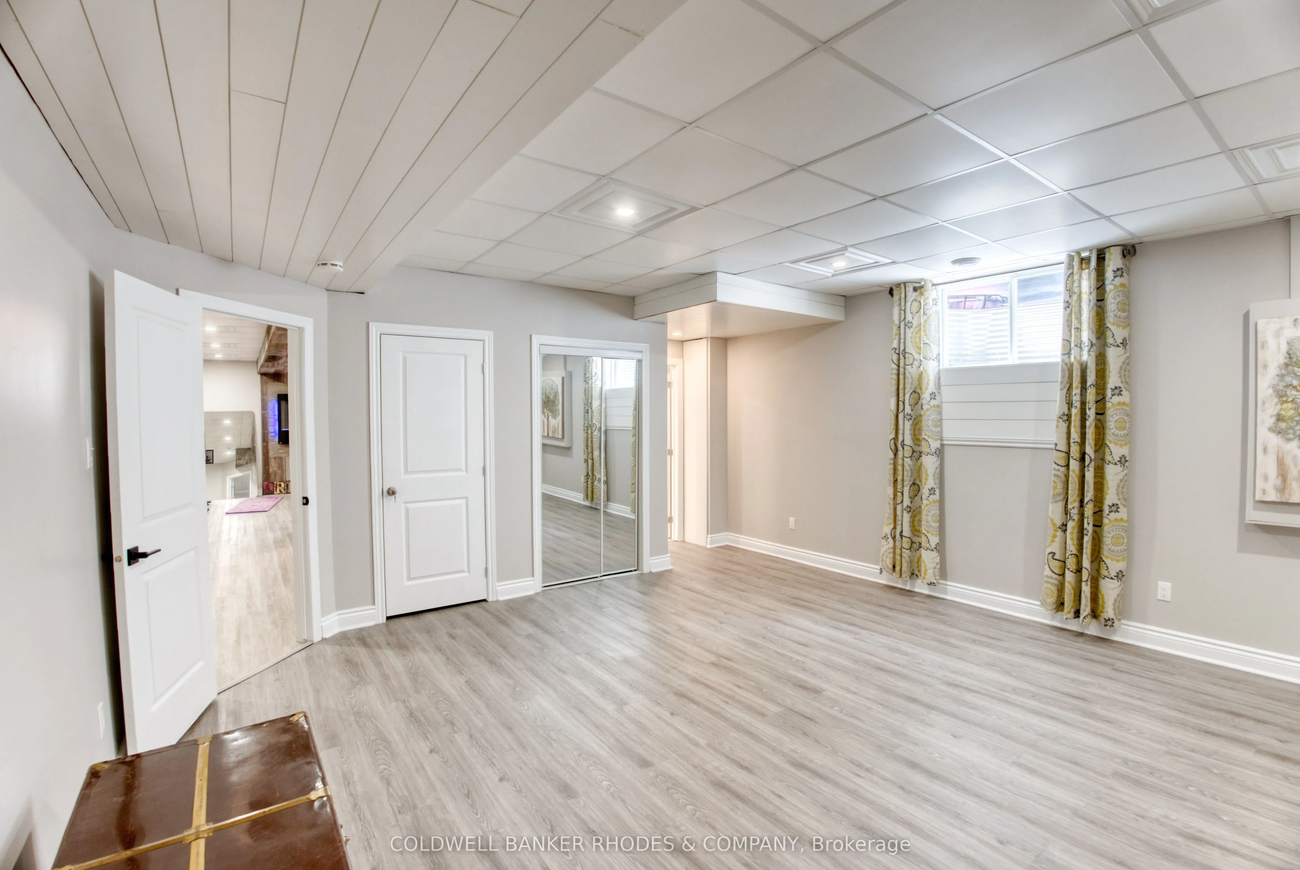 454 Creekview Way