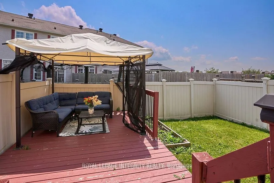619 Moorpark Avenue