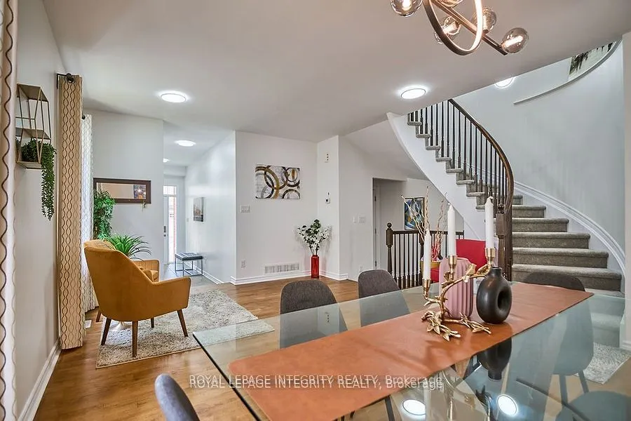 619 Moorpark Avenue