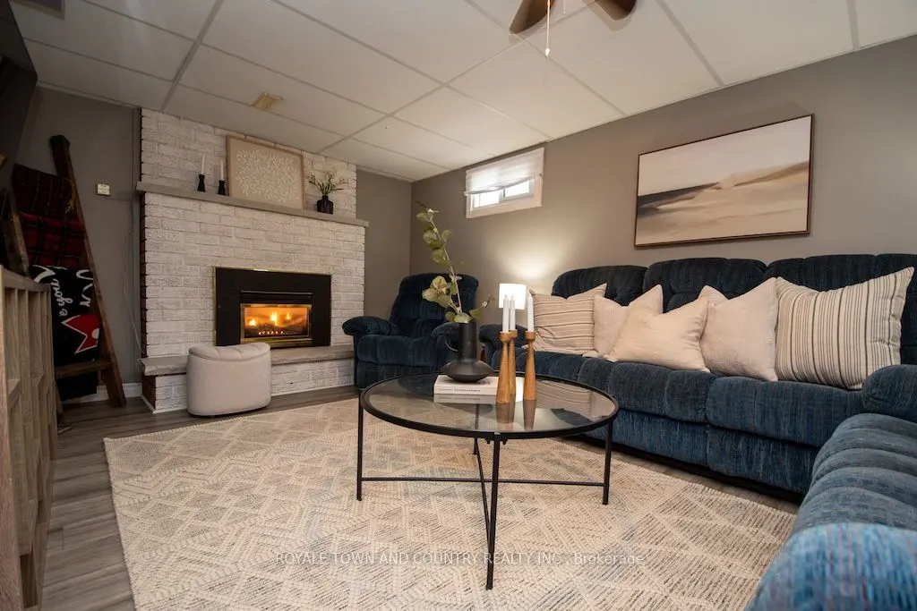 24 Mohawk Drive