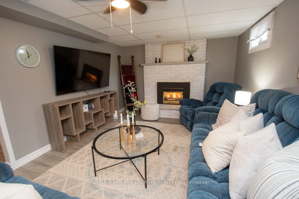 24 Mohawk Drive