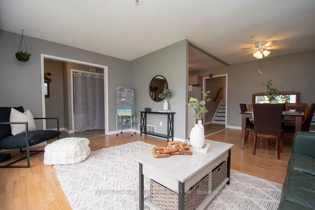 24 Mohawk Drive