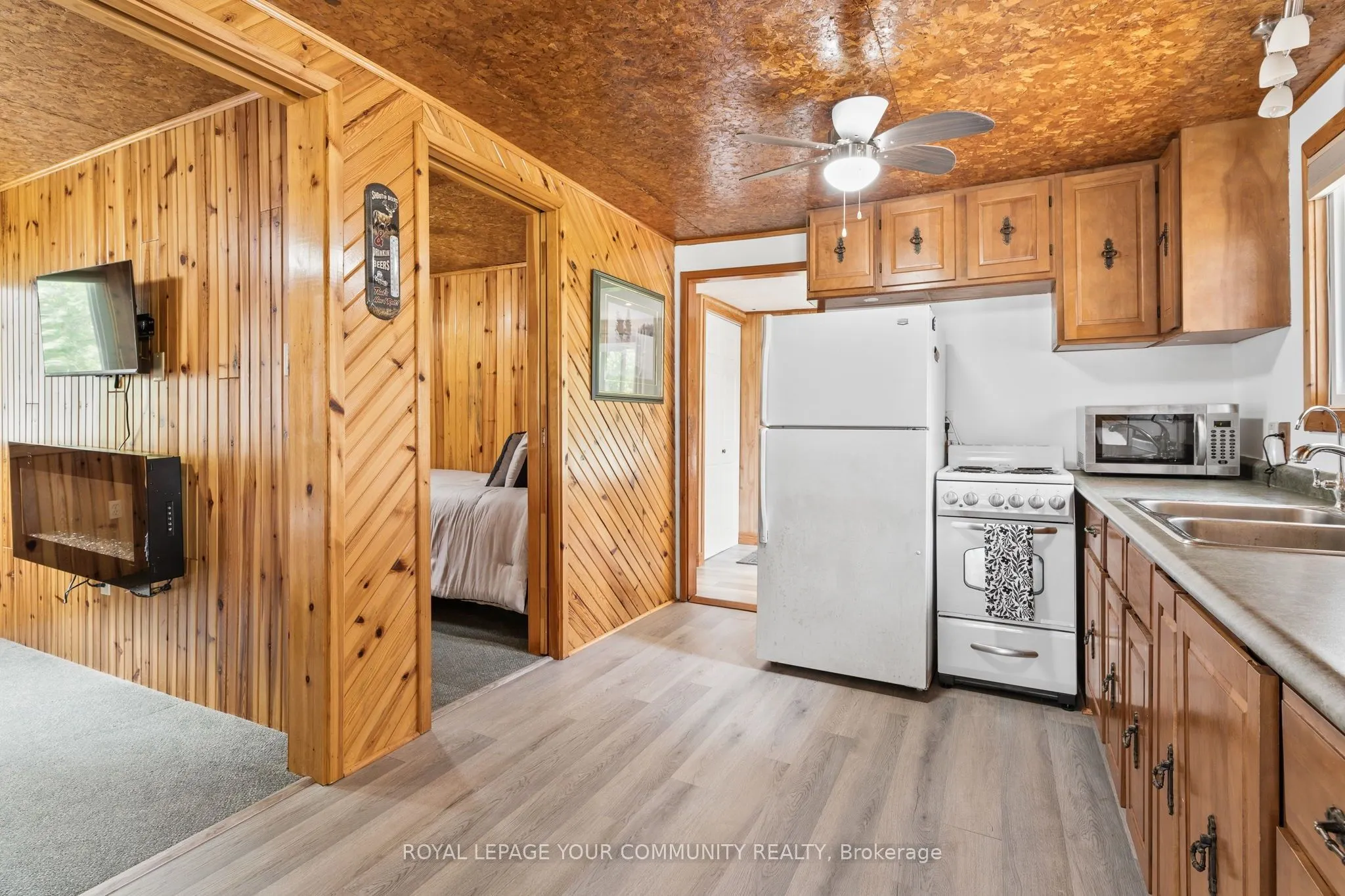 1139 Canuck Trail