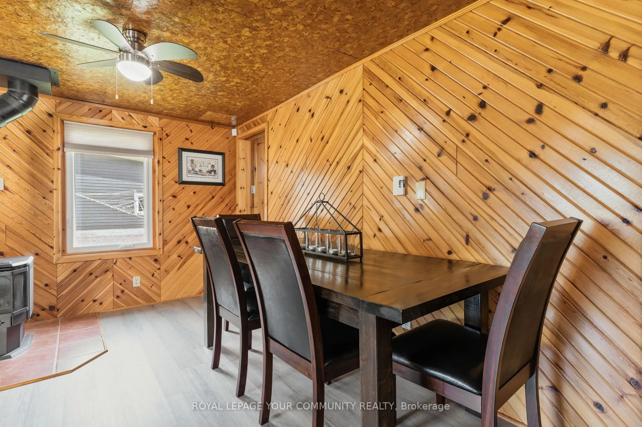 1139 Canuck Trail