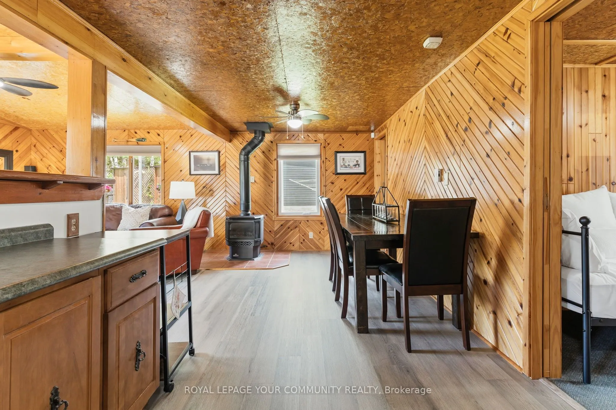 1139 Canuck Trail