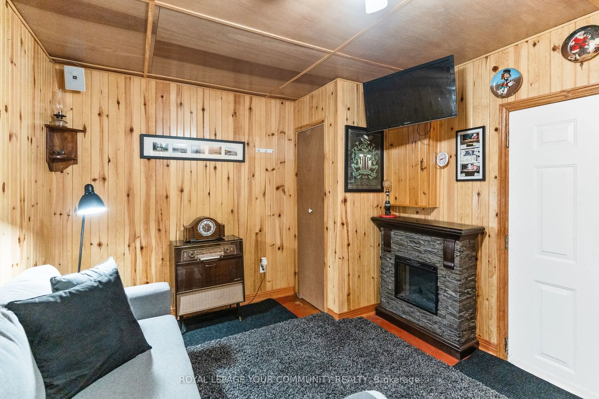 1139 Canuck Trail