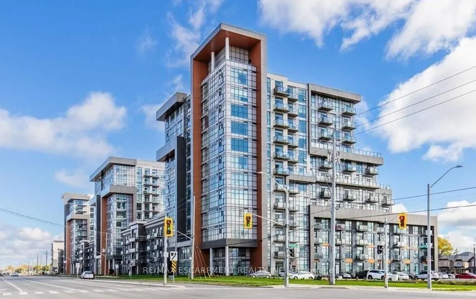 460 Dundas Street E