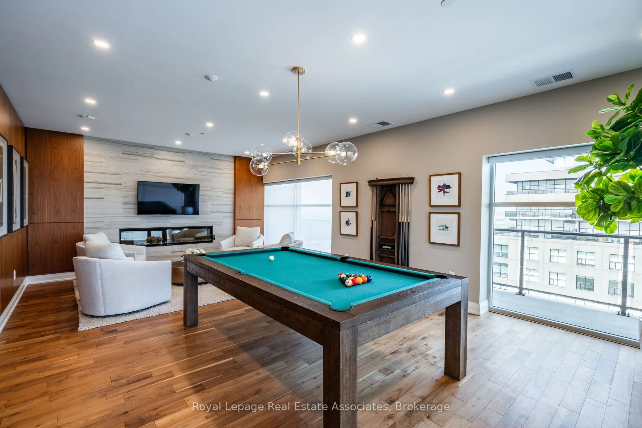 1878 Gordon Street, #814