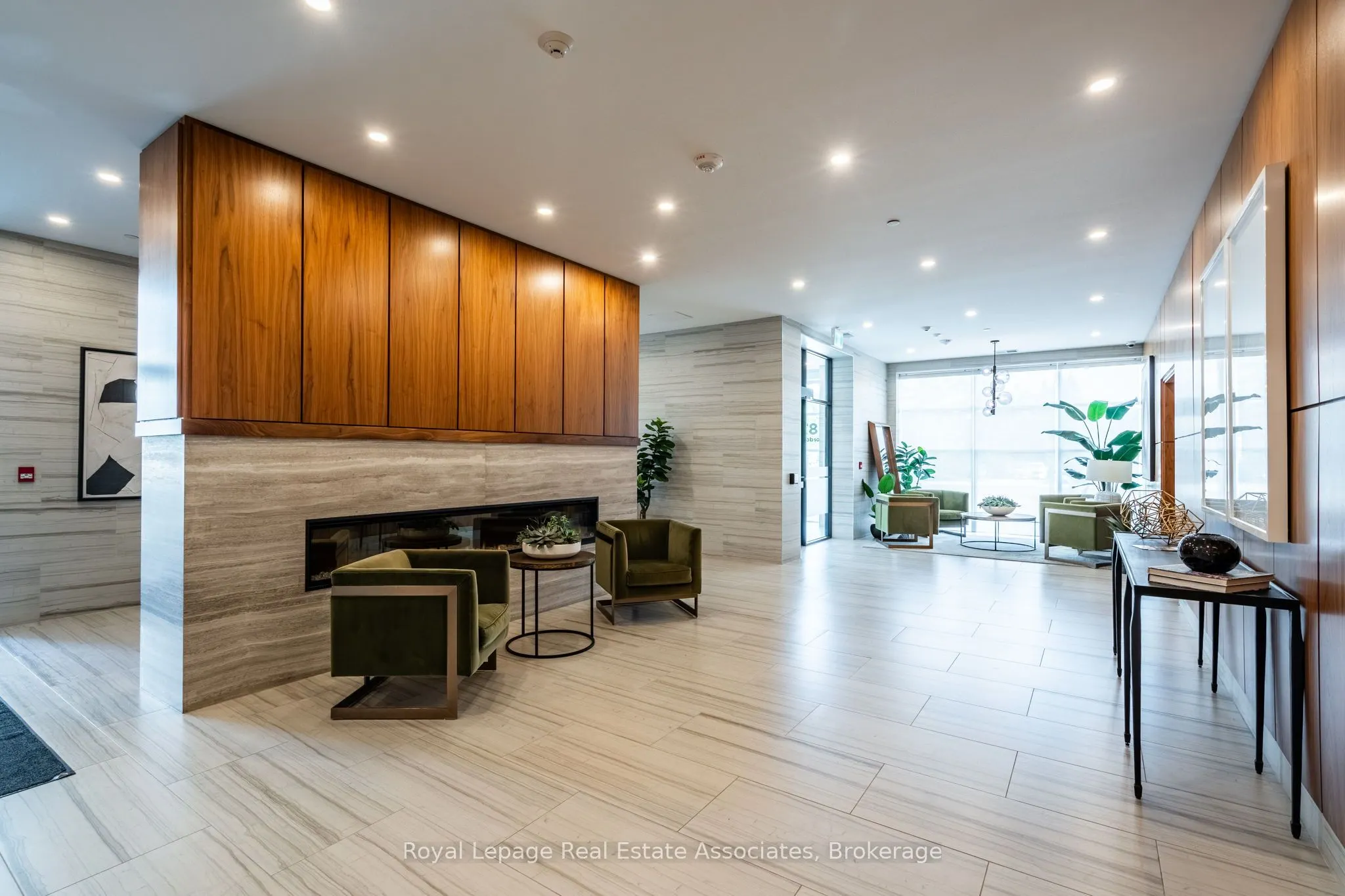 1878 Gordon Street, #814