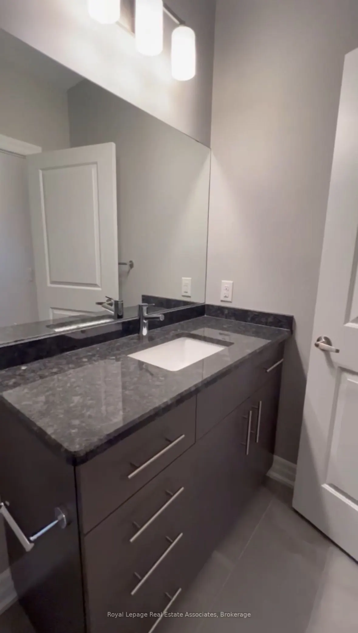 1878 Gordon Street, #814