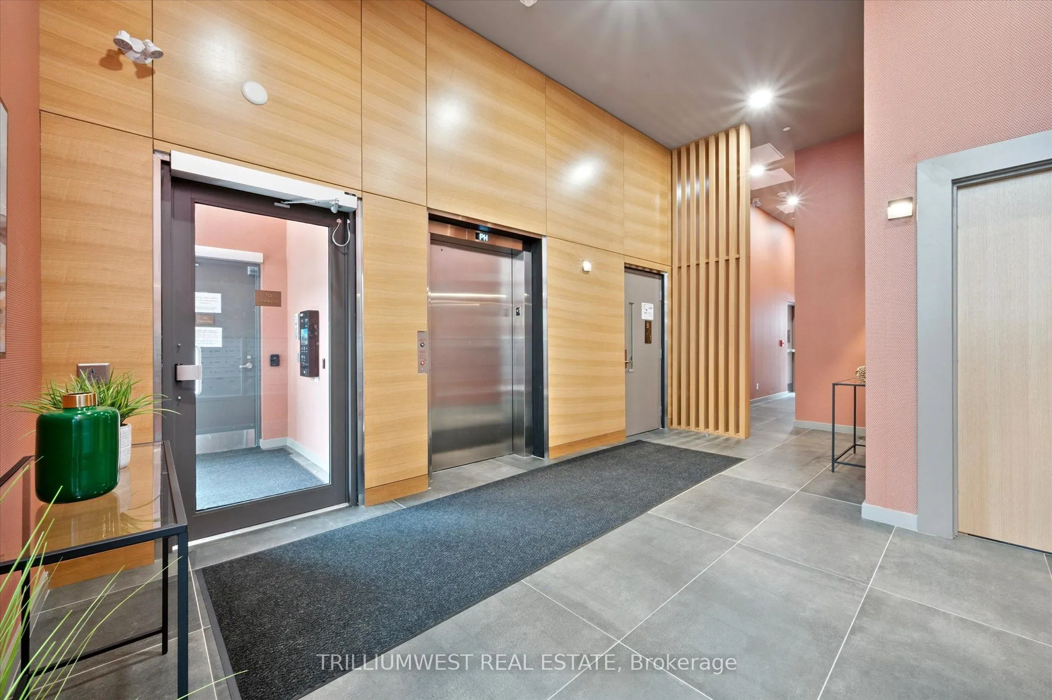 51 David Street, #206