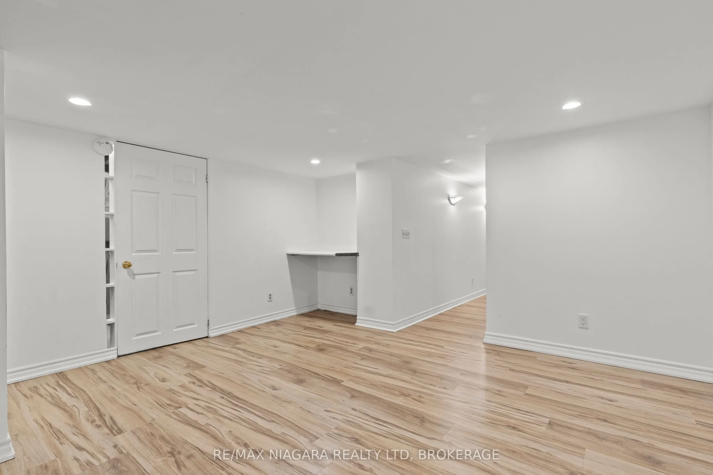 34 Dynasty Avenue, #13