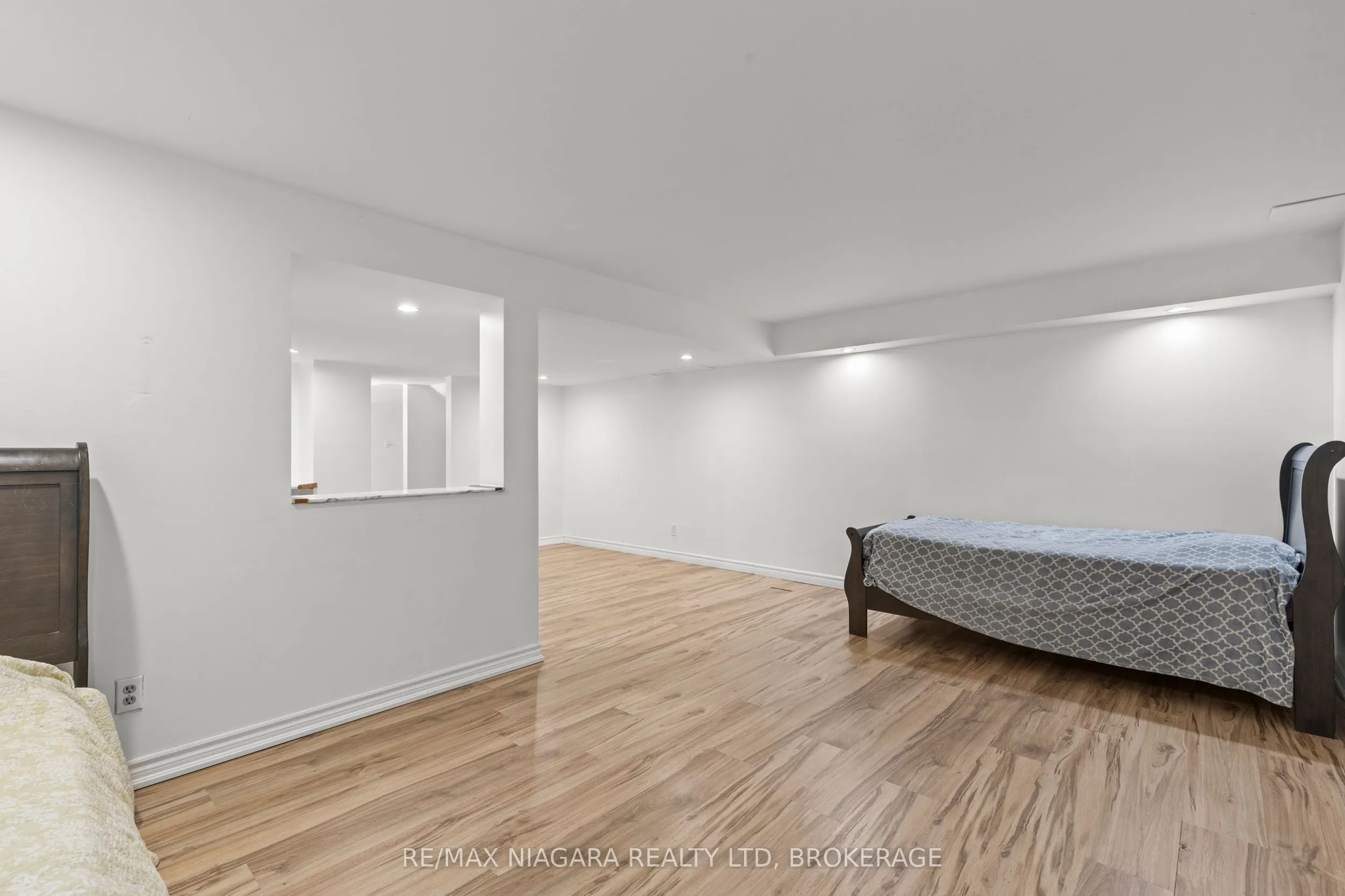 34 Dynasty Avenue, #13
