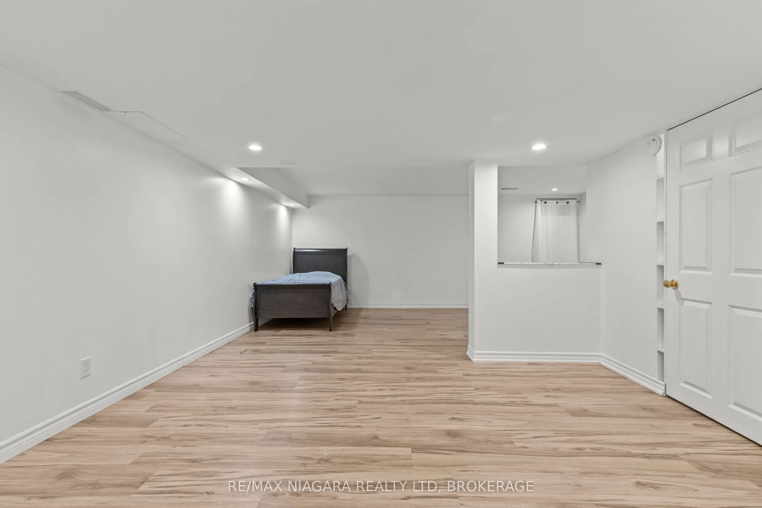 34 Dynasty Avenue, #13