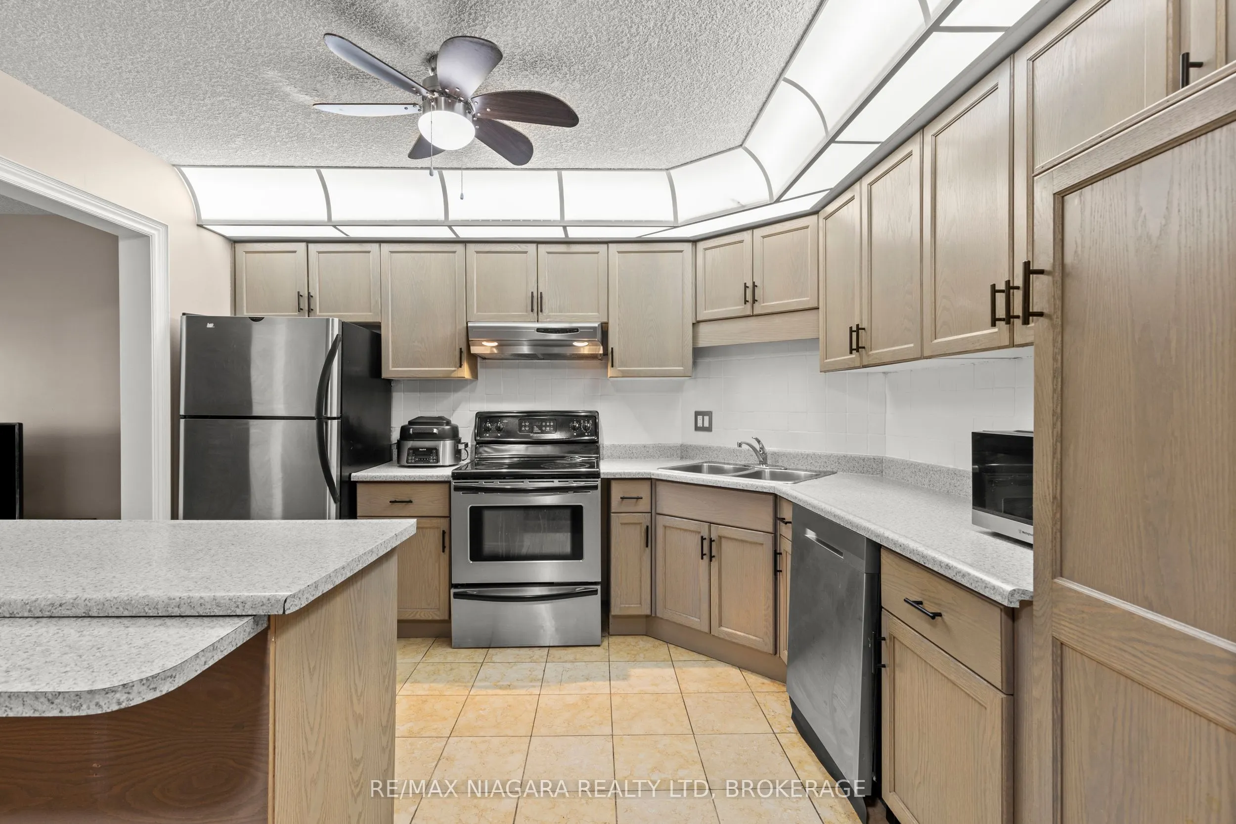 34 Dynasty Avenue, #13