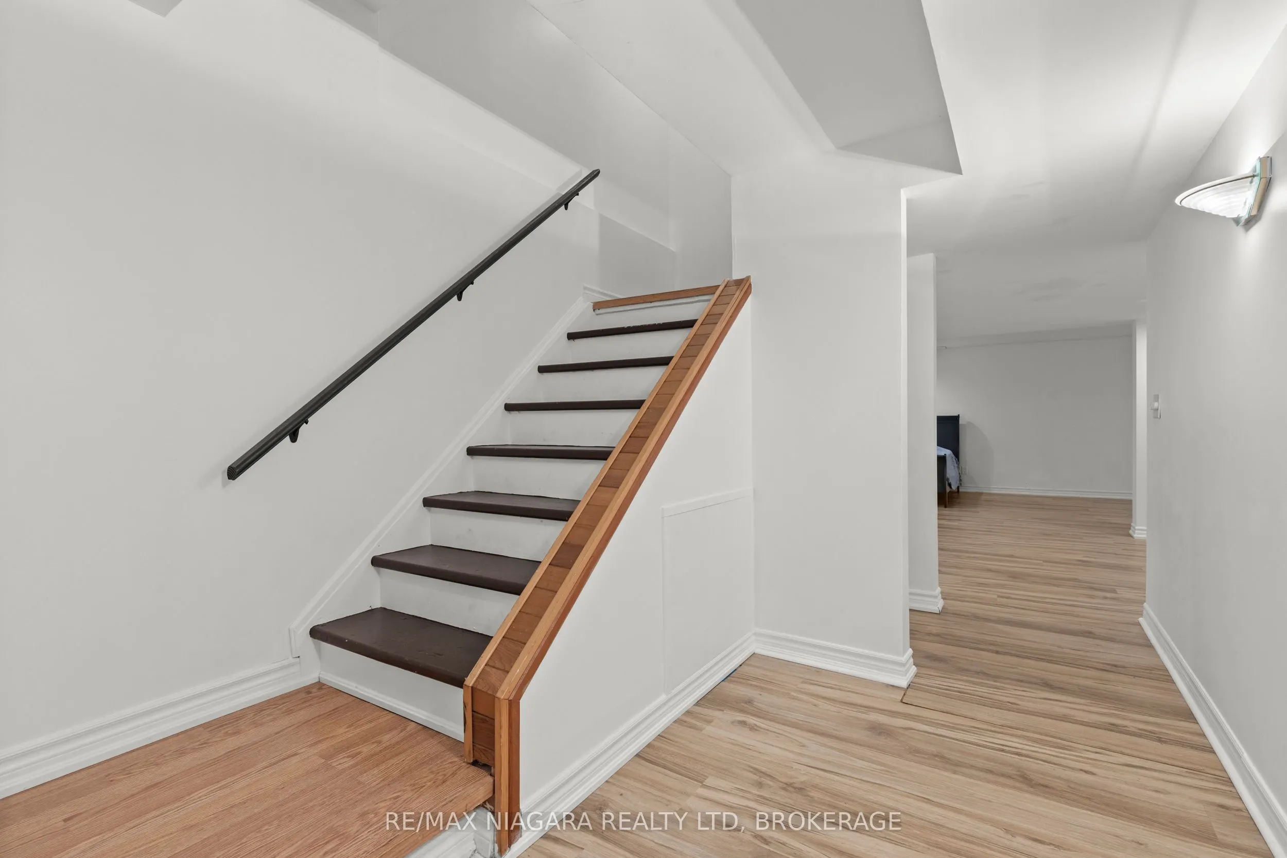 34 Dynasty Avenue, #13