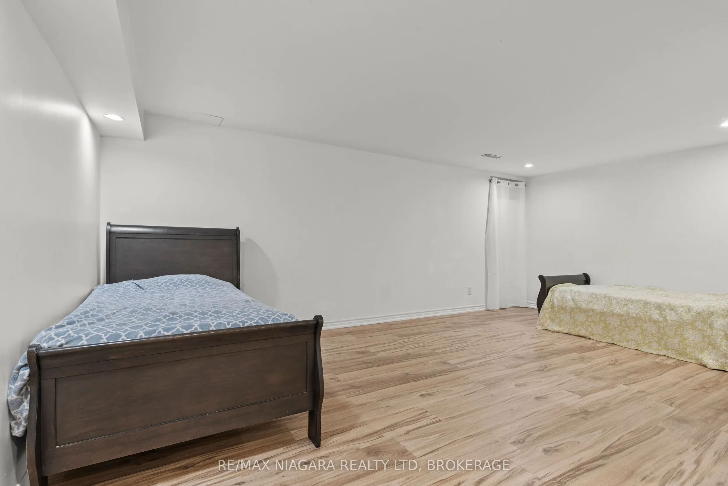 34 Dynasty Avenue, #13