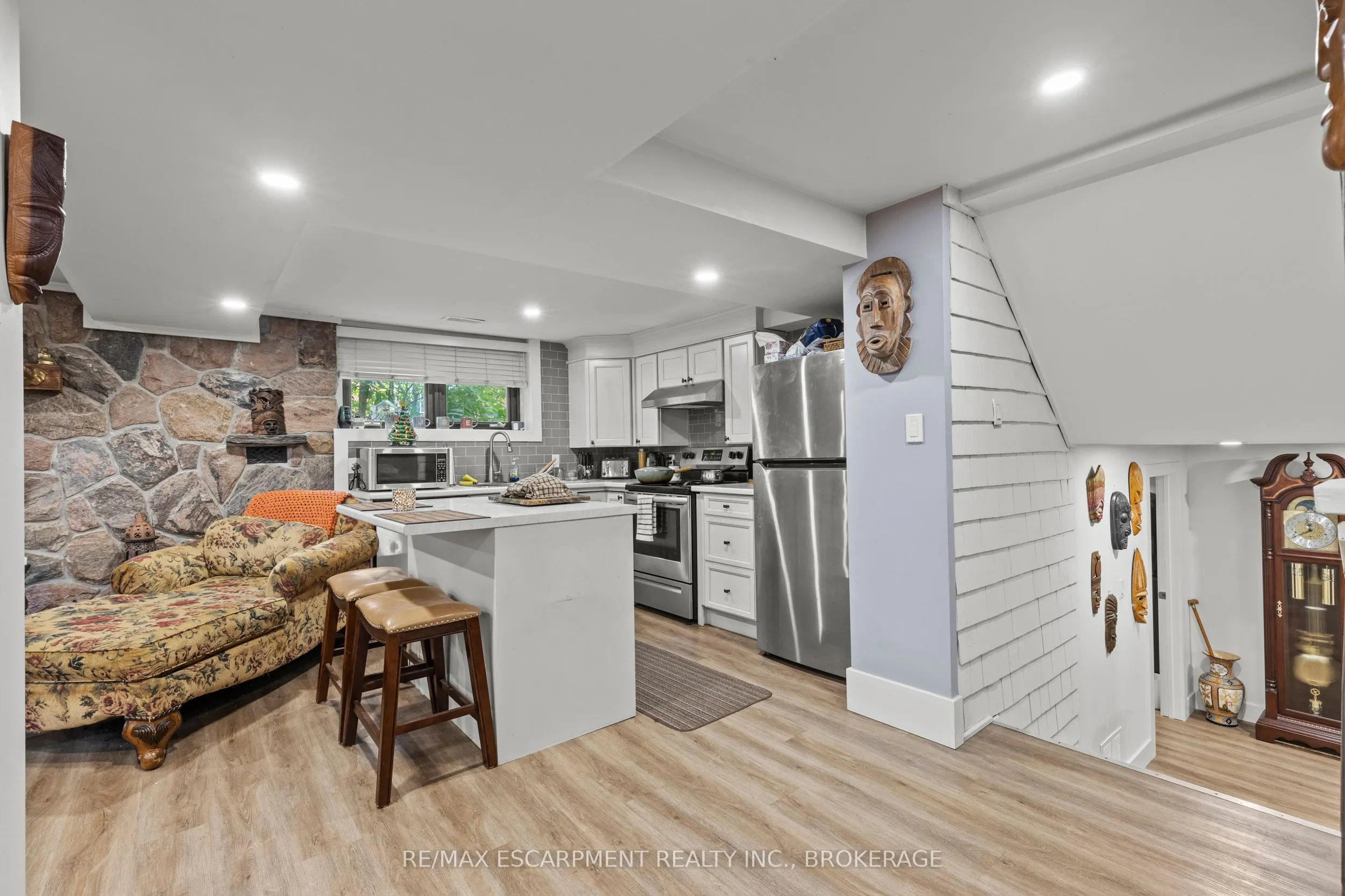 4252 William Street