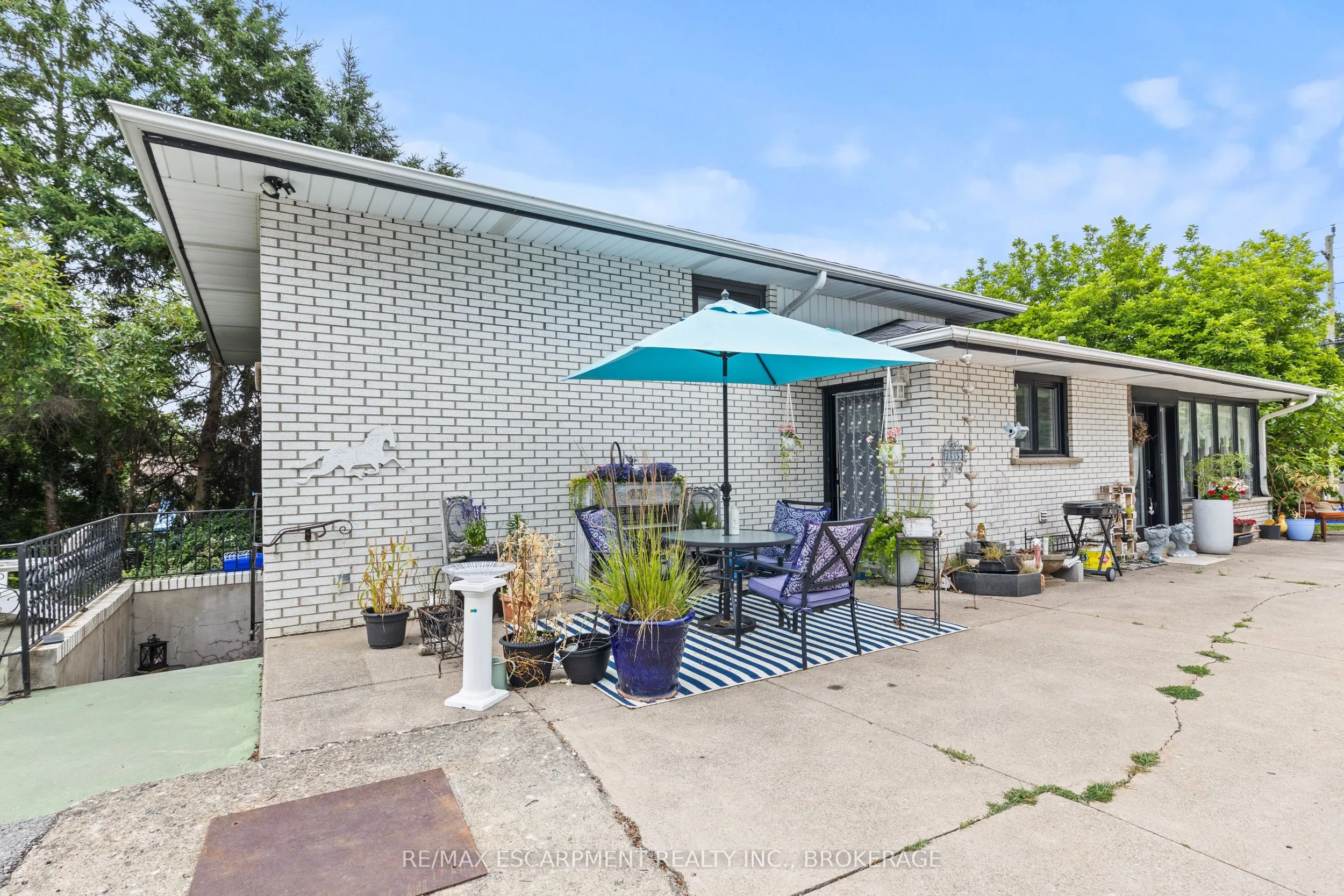 4252 William Street