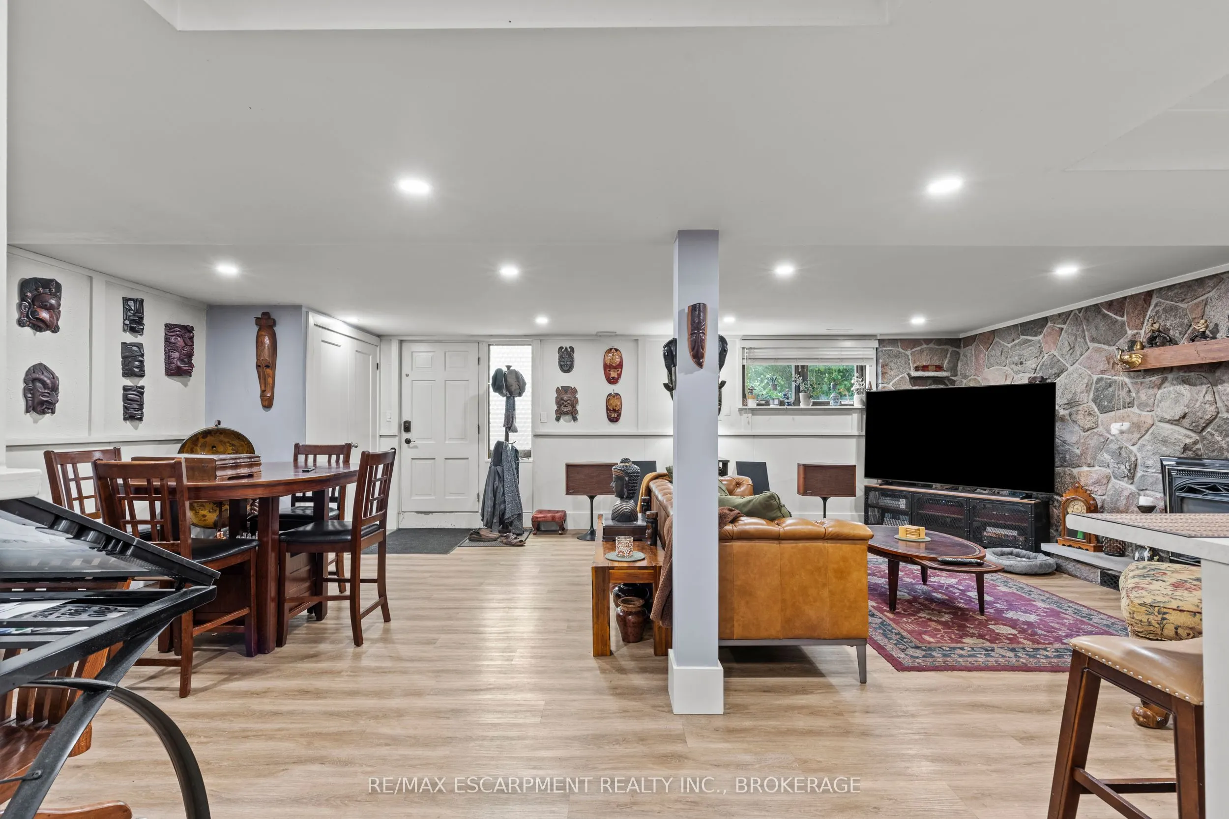 4252 William Street
