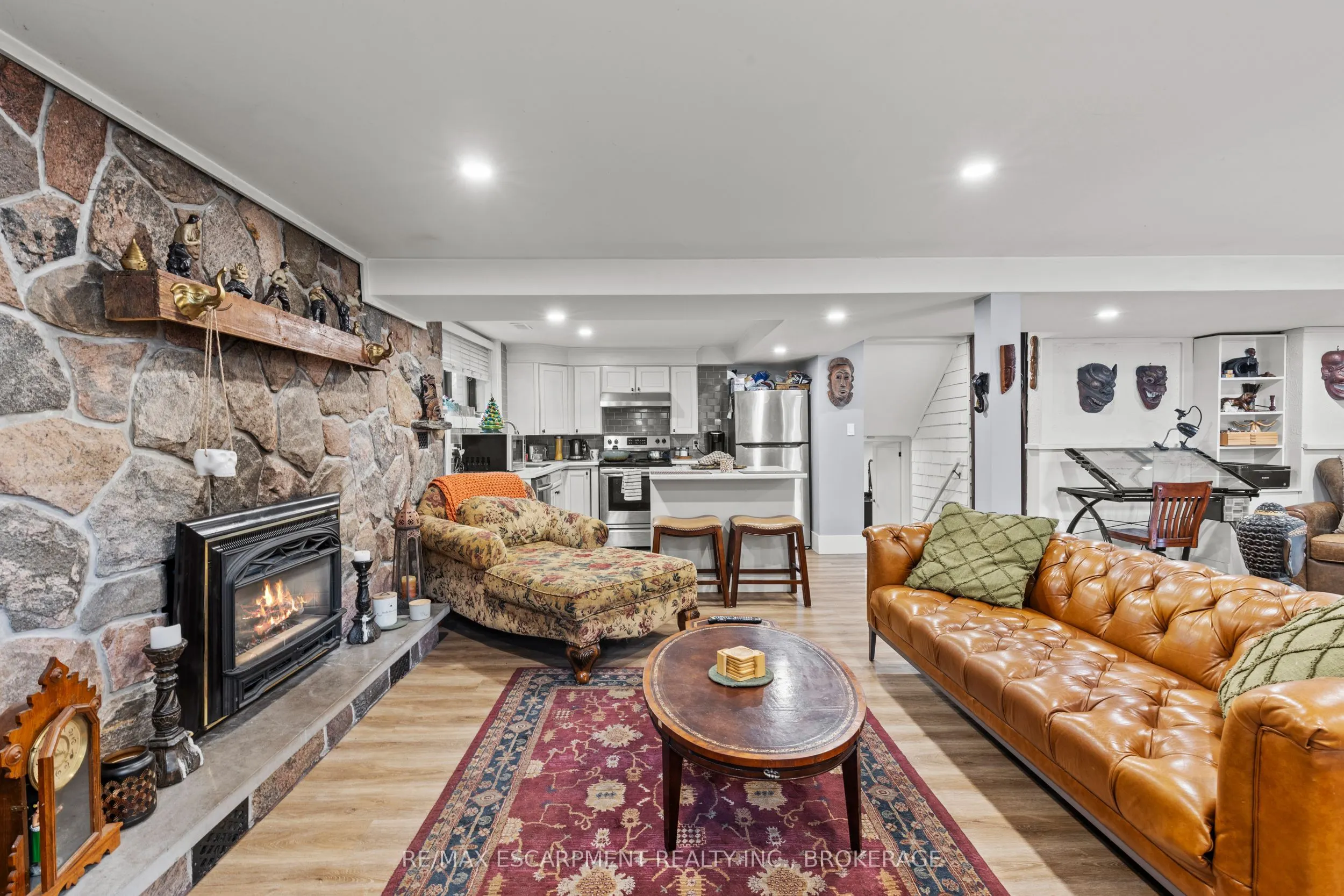4252 William Street