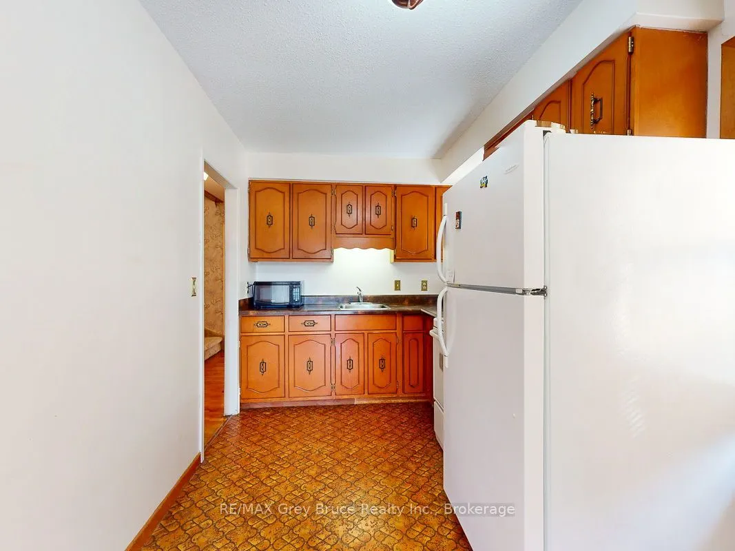 789 6th 'A' Street E