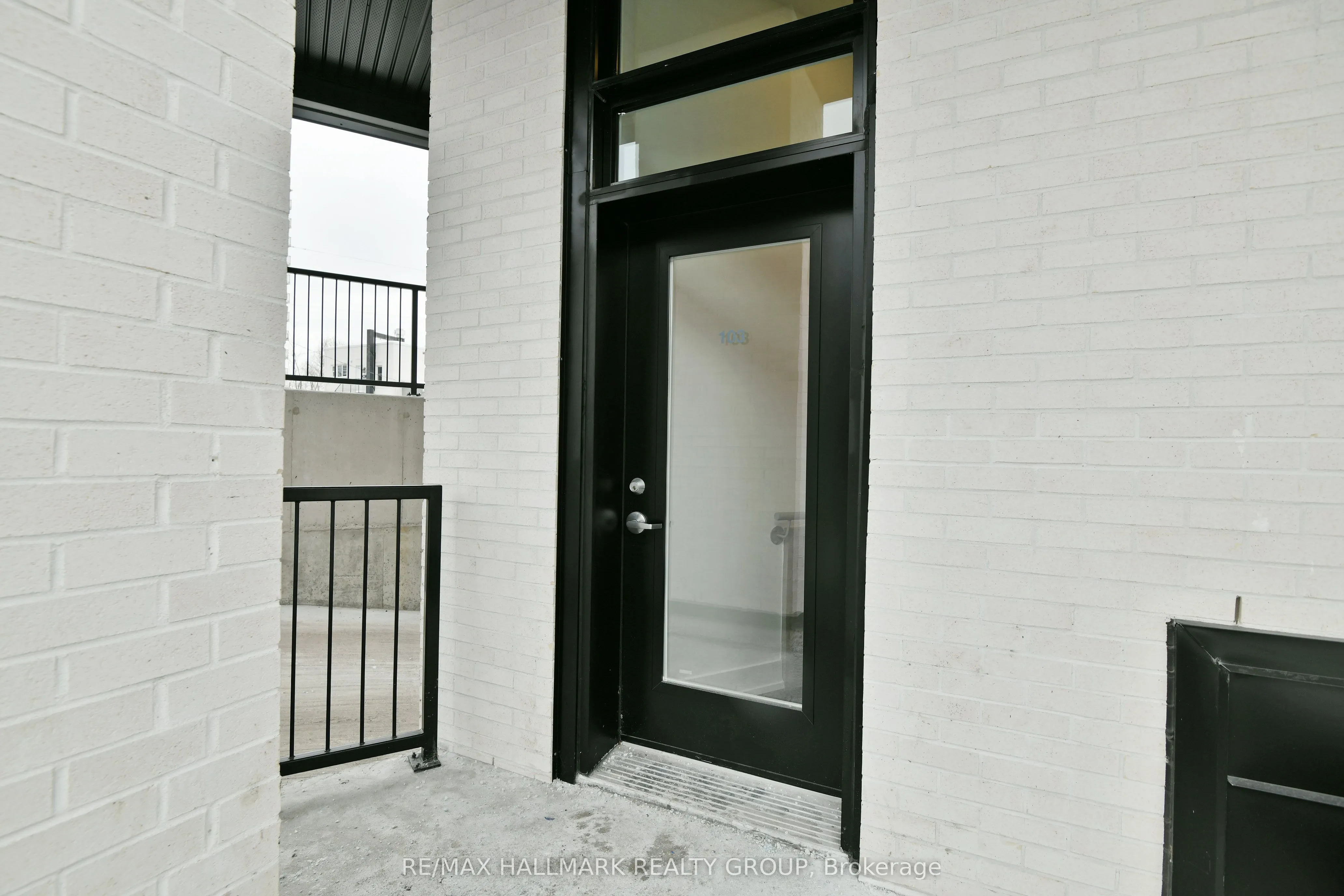 101 PINHEY Street, #103