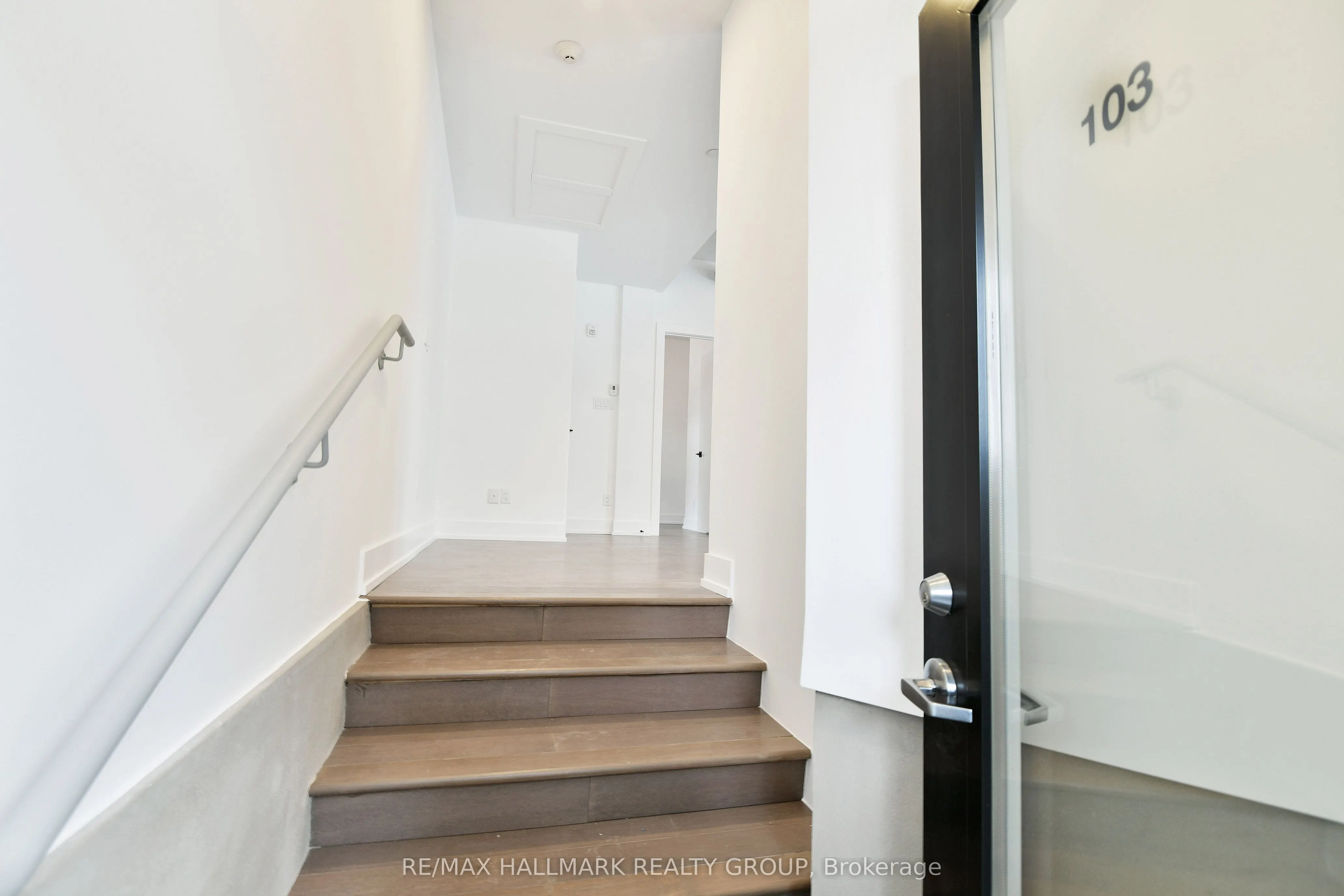 101 PINHEY Street, #103