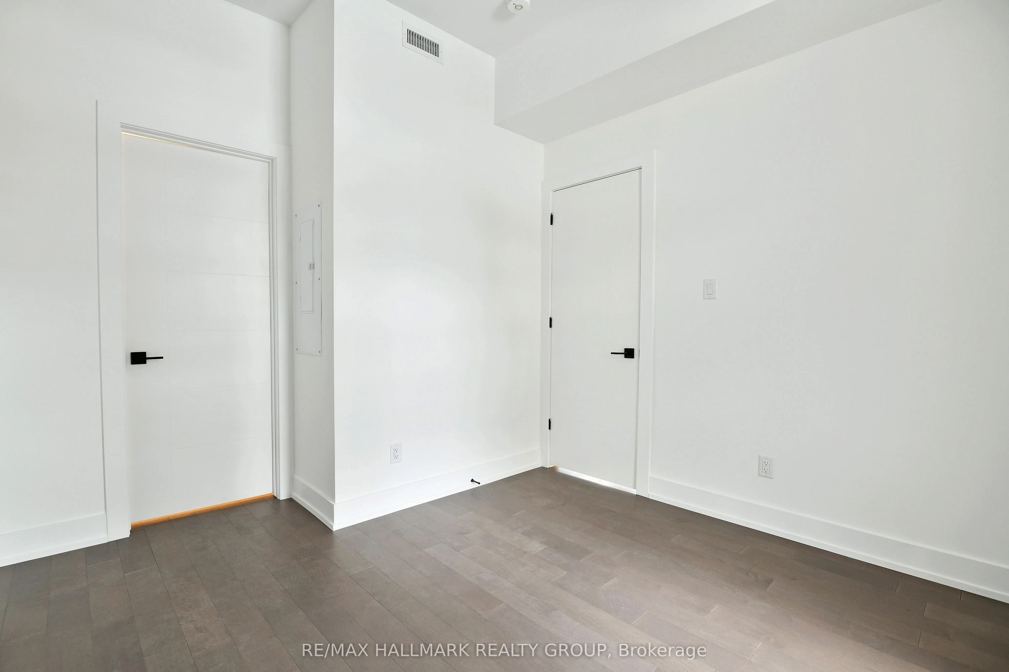 101 PINHEY Street, #103