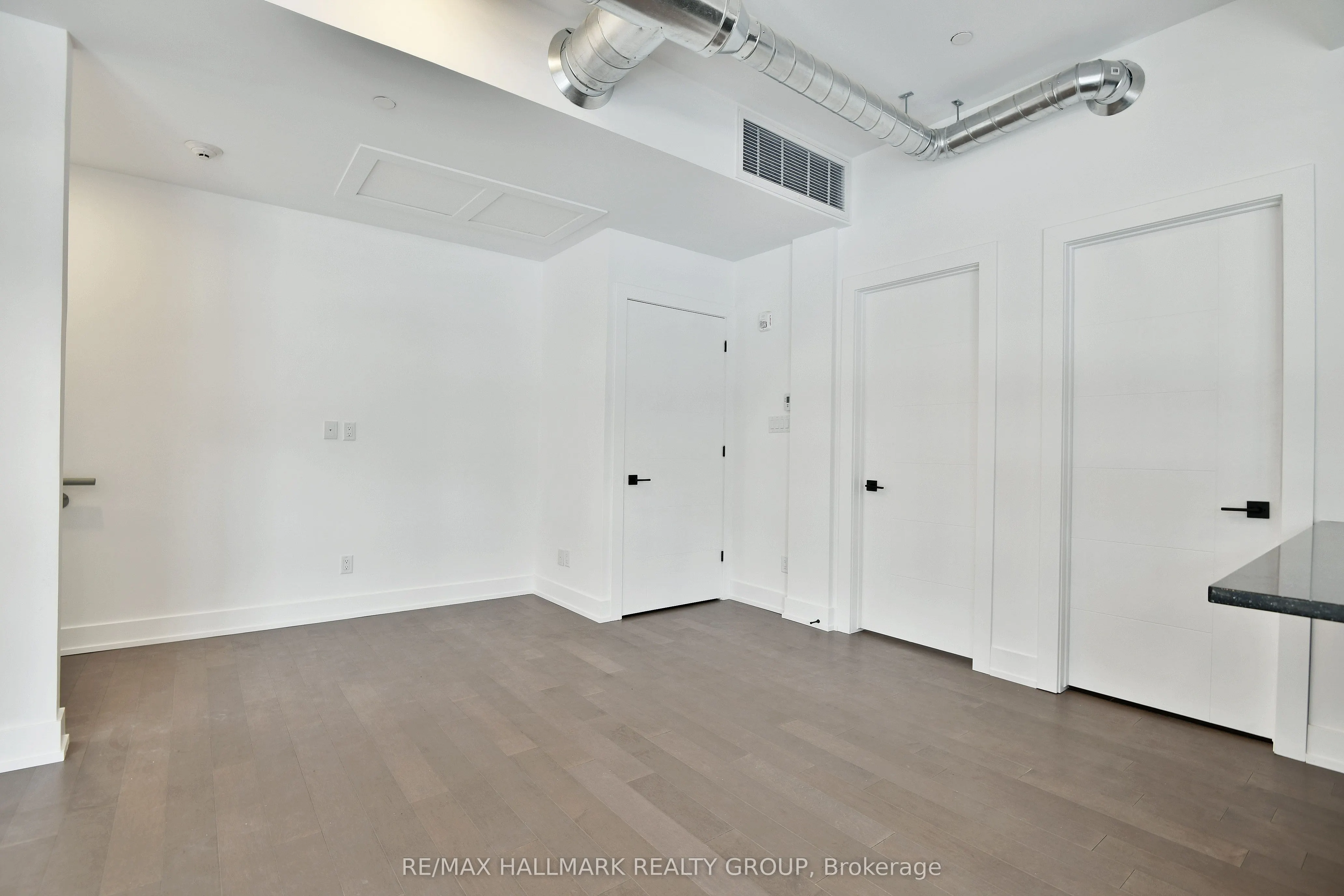 101 PINHEY Street, #103