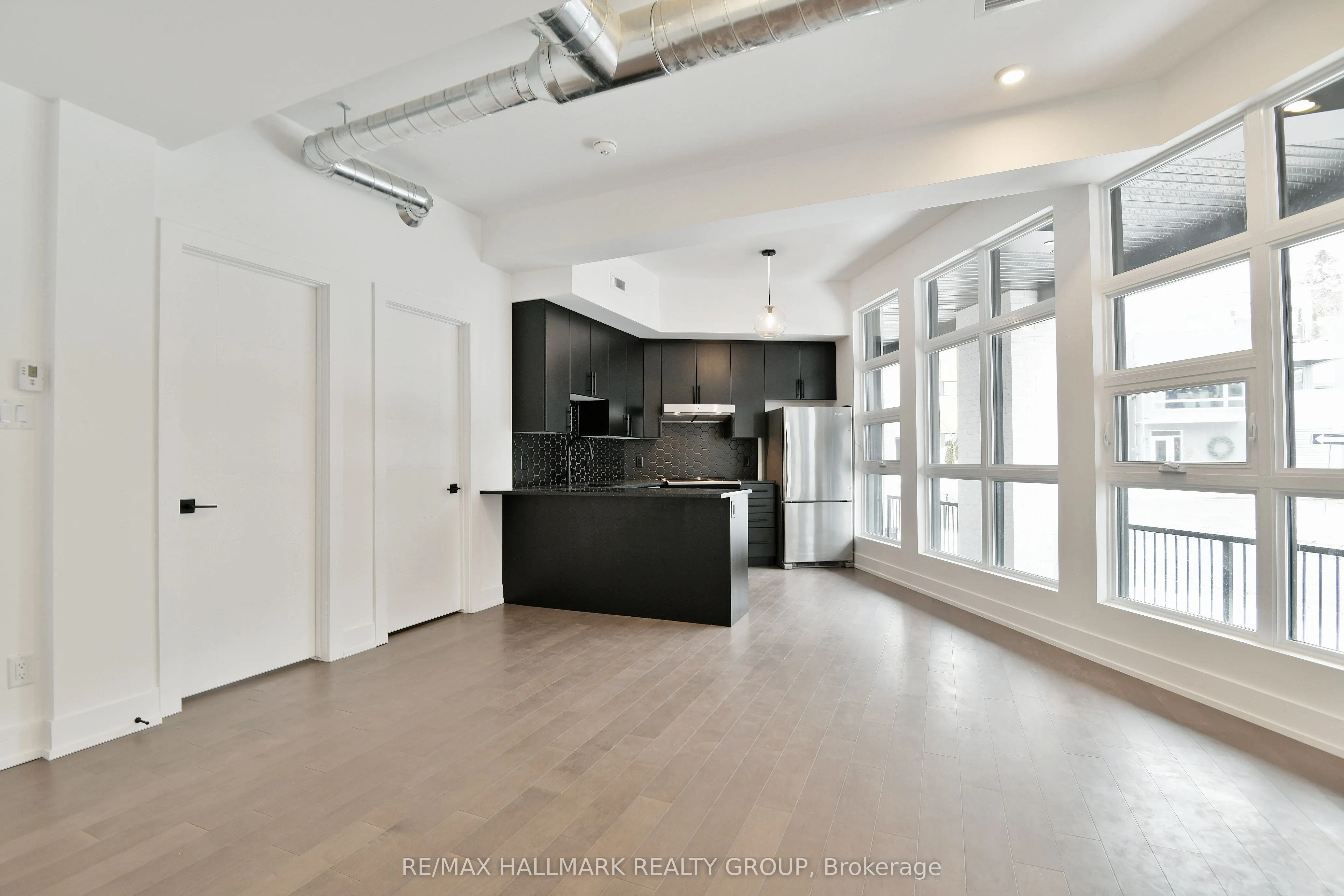 101 PINHEY Street, #103