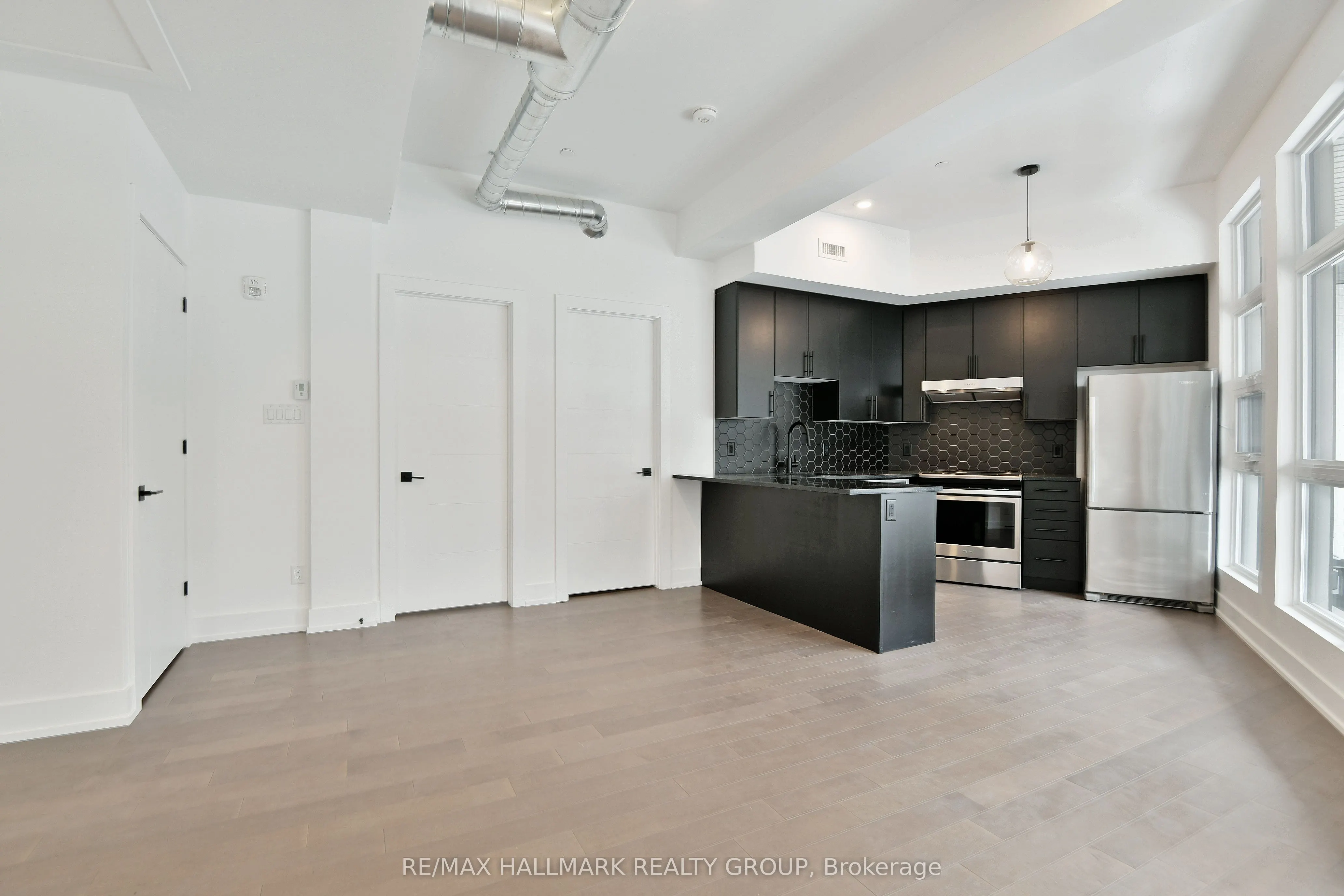 101 PINHEY Street, #103