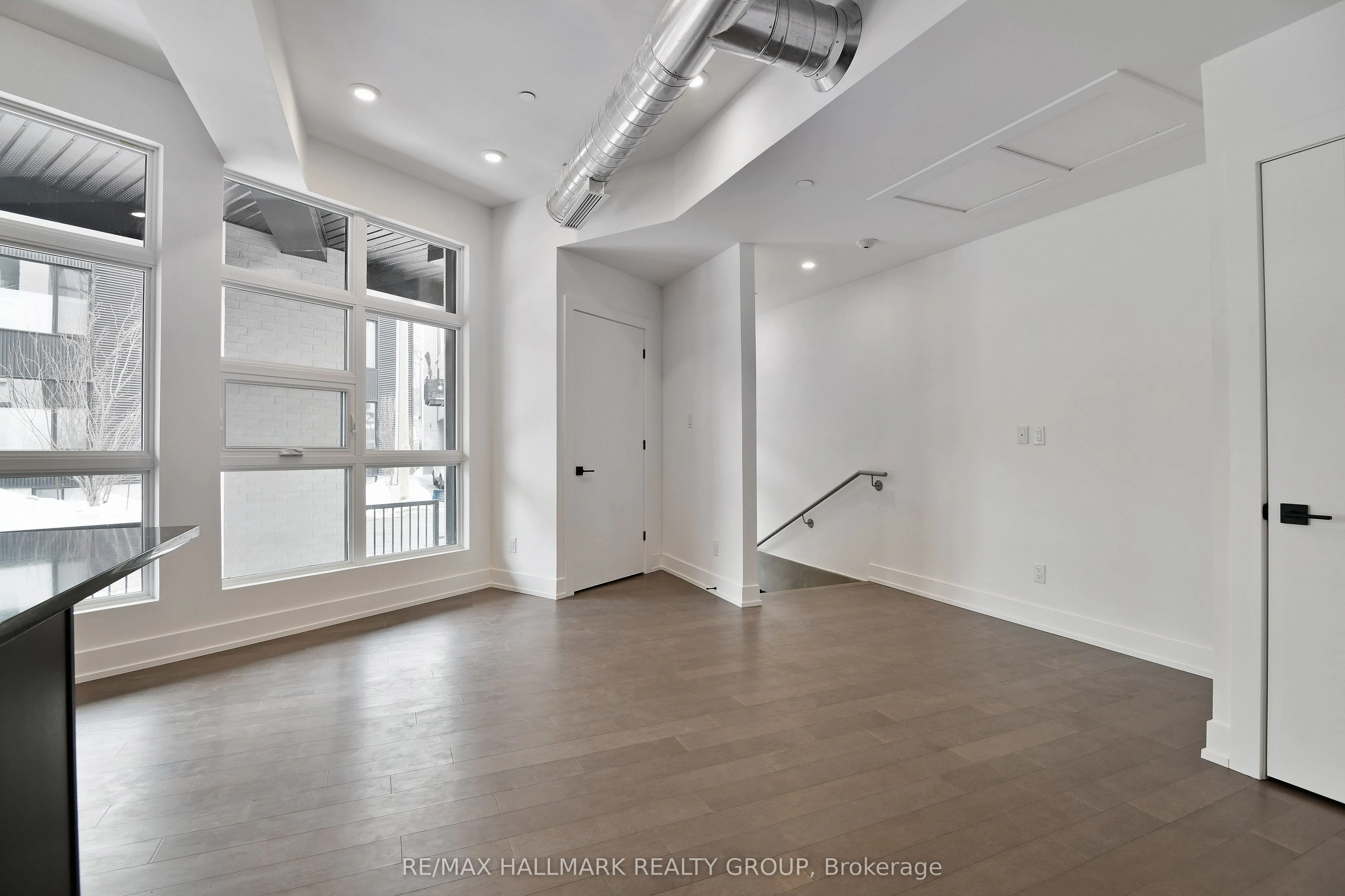 101 PINHEY Street, #103