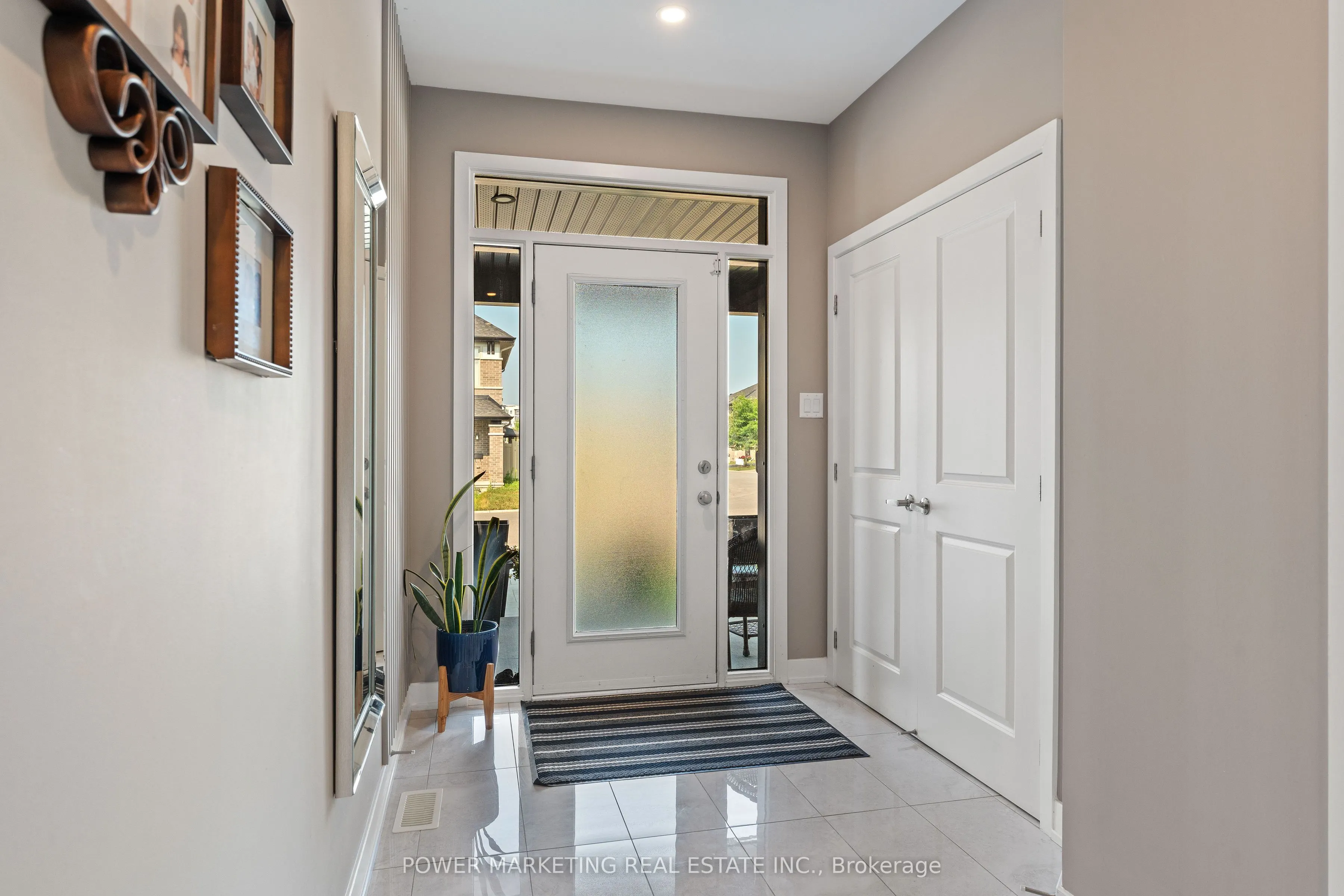 74 Finsbury Avenue