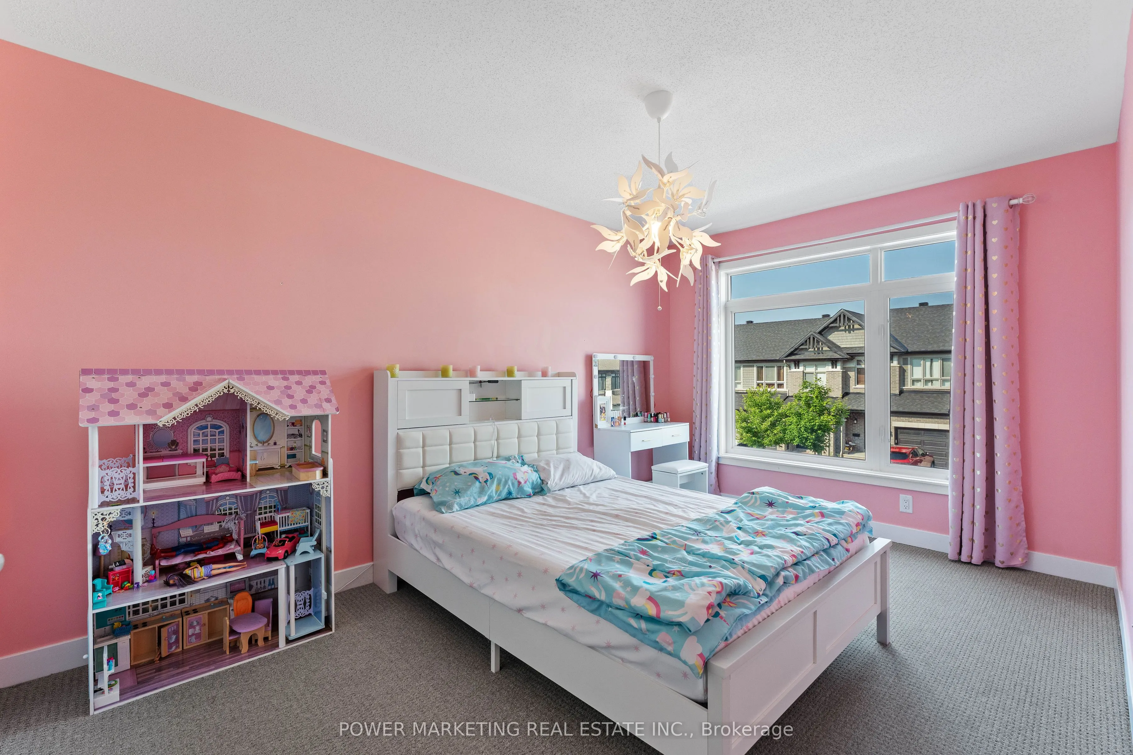 74 Finsbury Avenue
