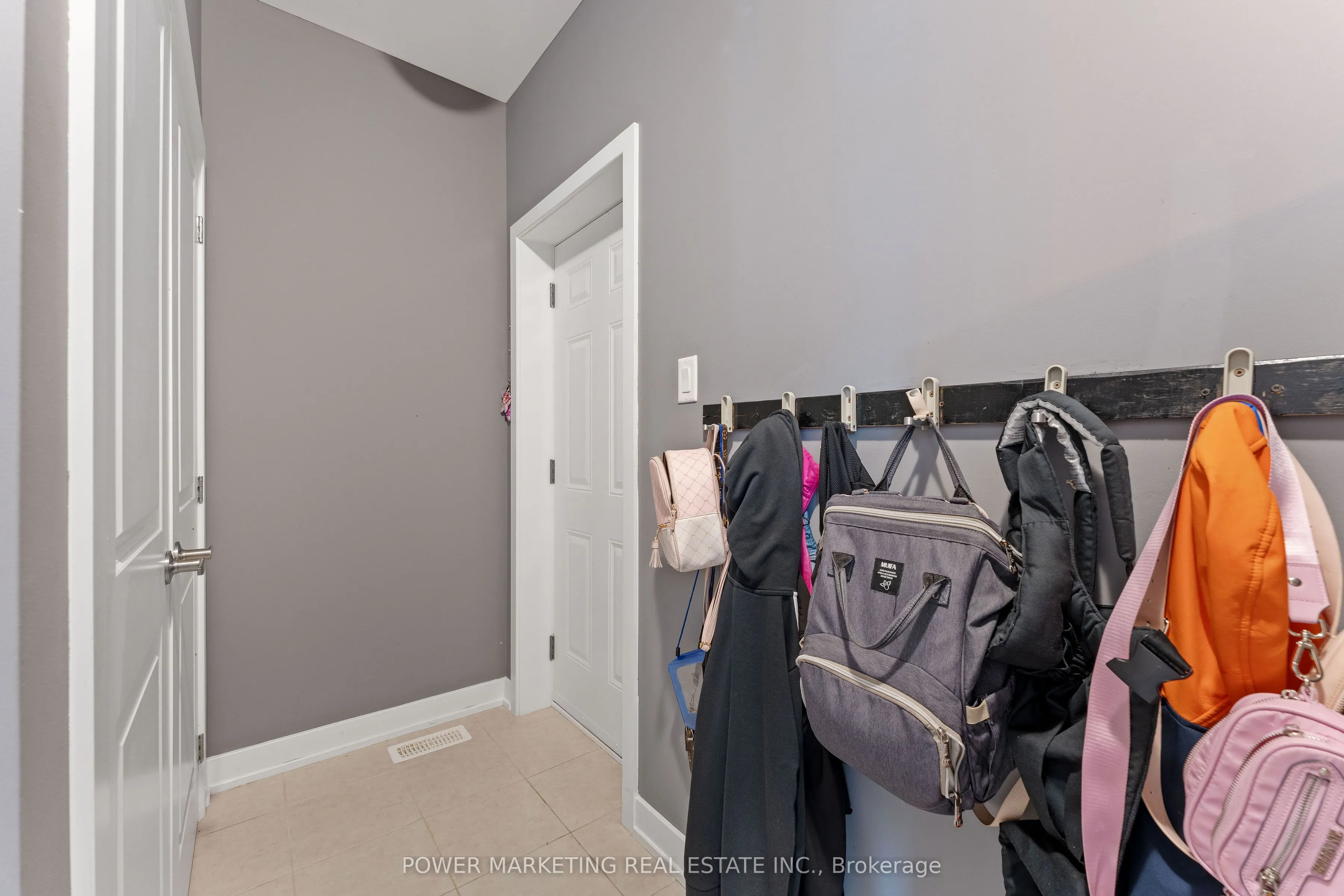 74 Finsbury Avenue