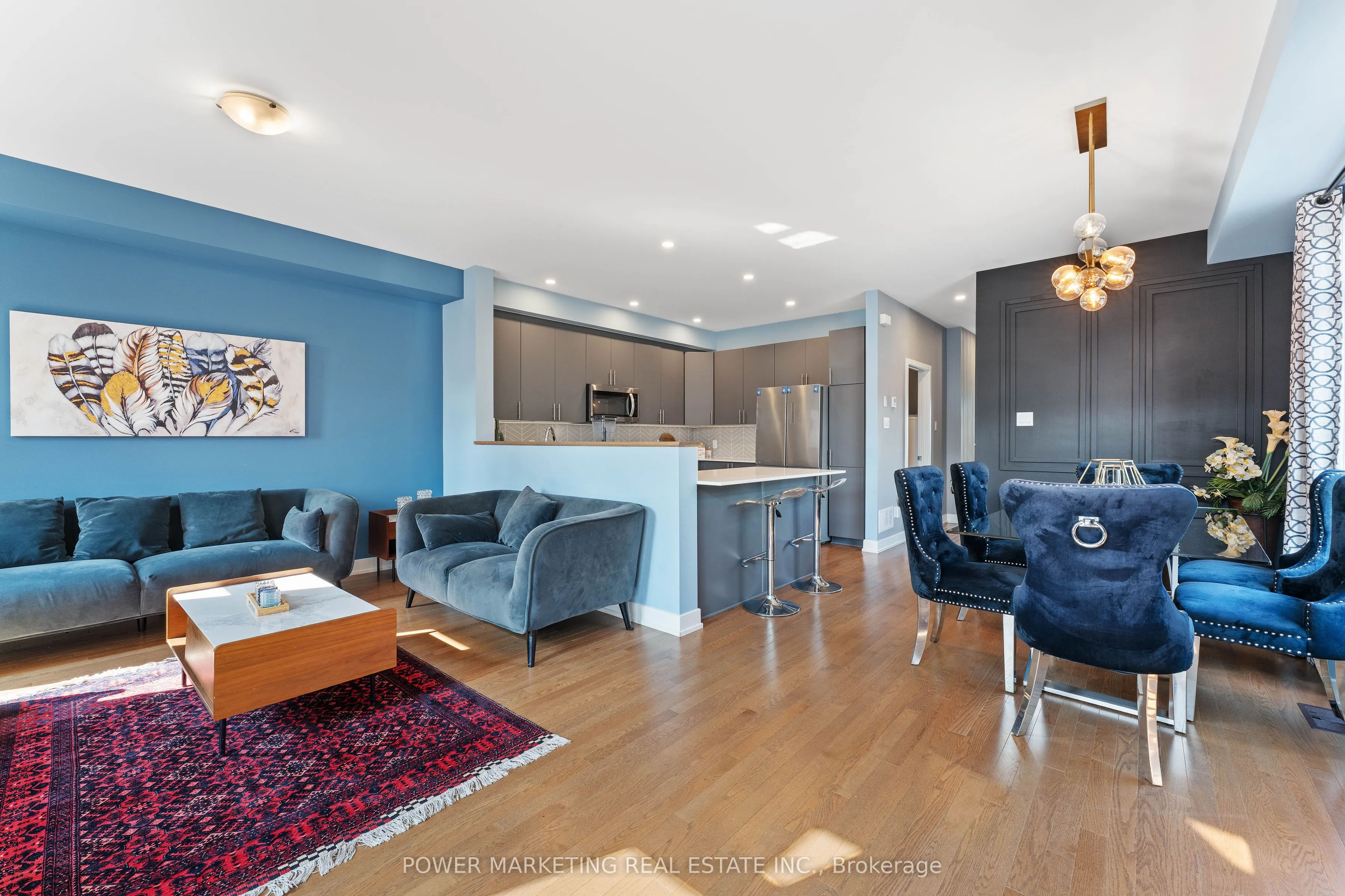 74 Finsbury Avenue