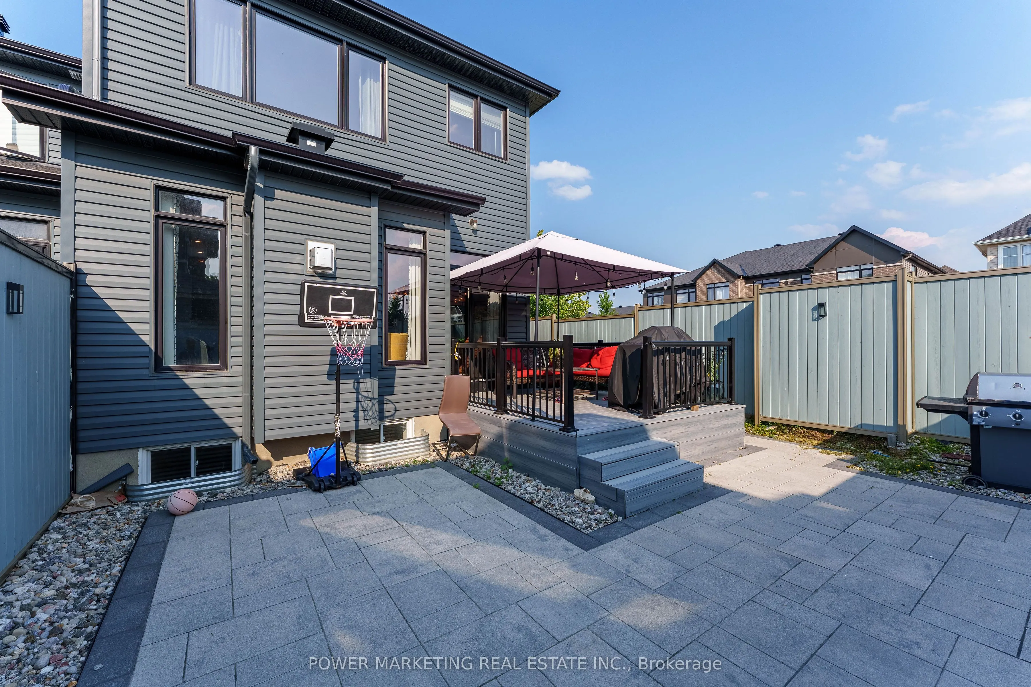 74 Finsbury Avenue