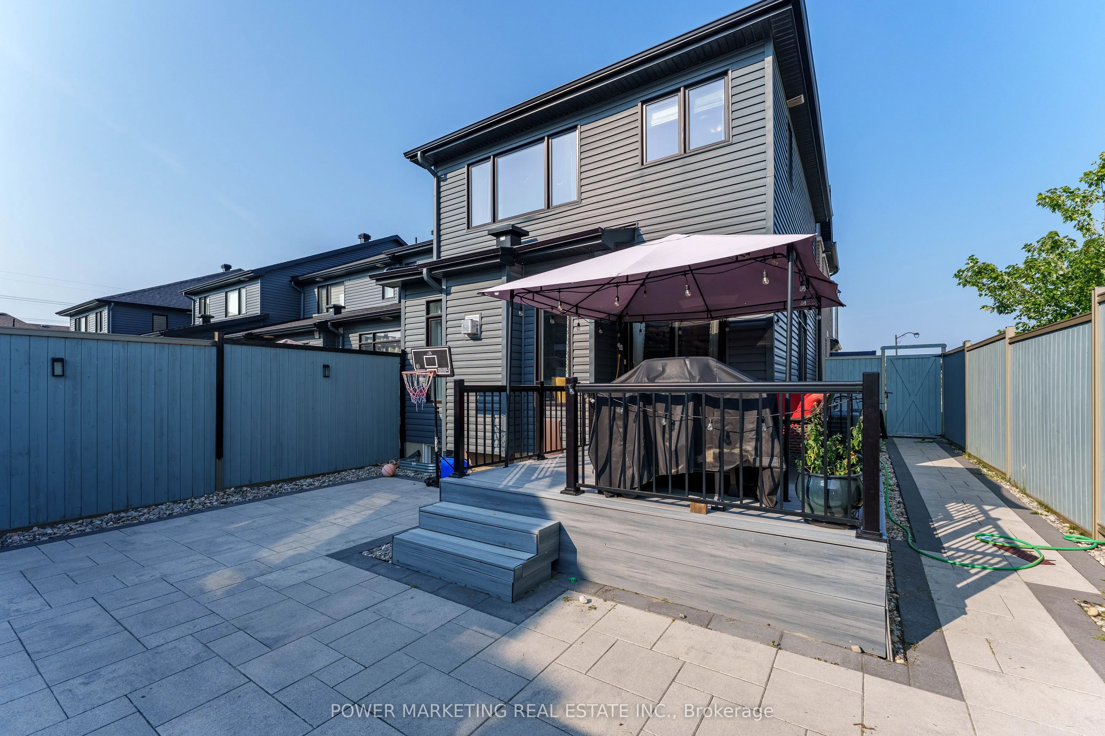 74 Finsbury Avenue