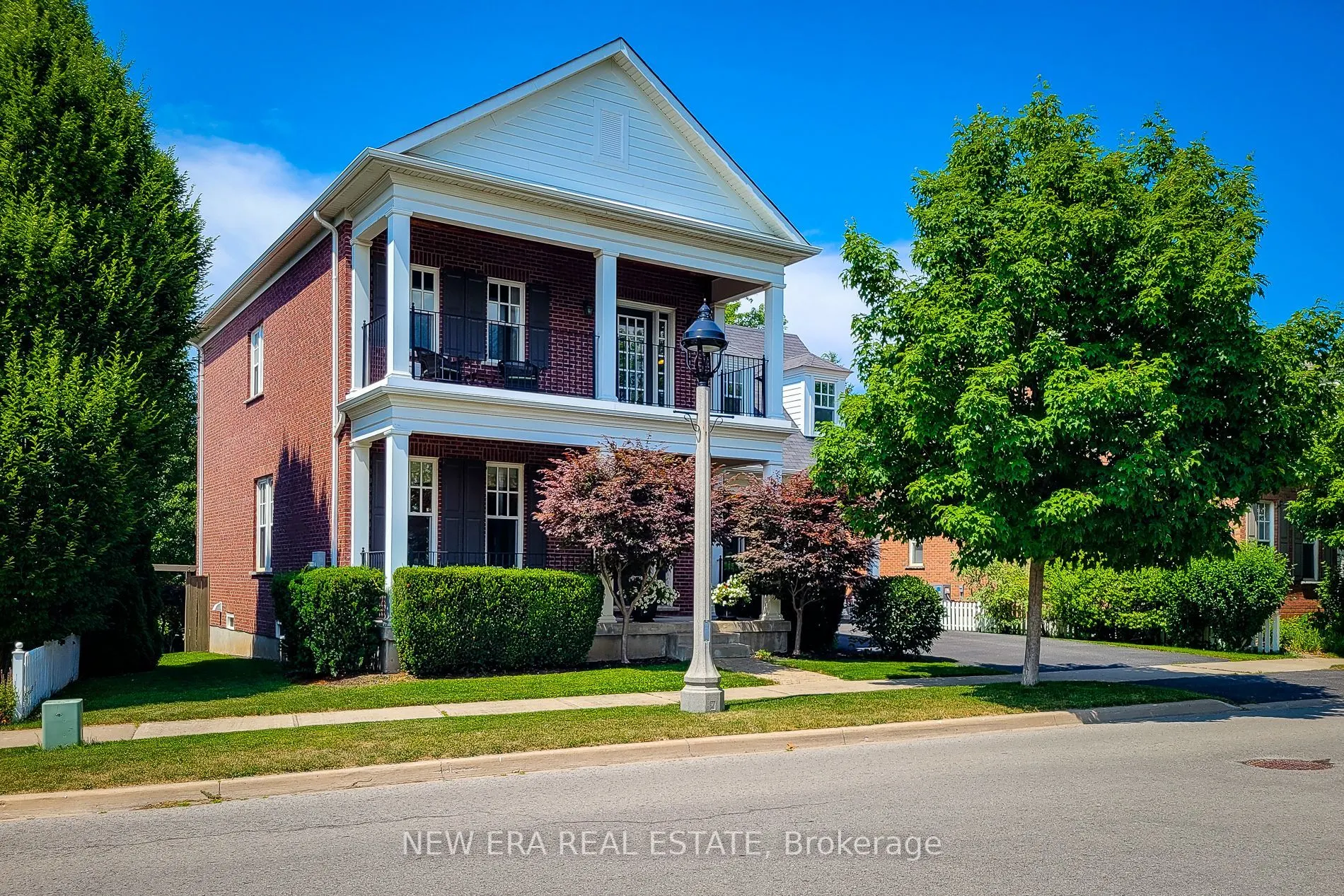 16 Brock Street