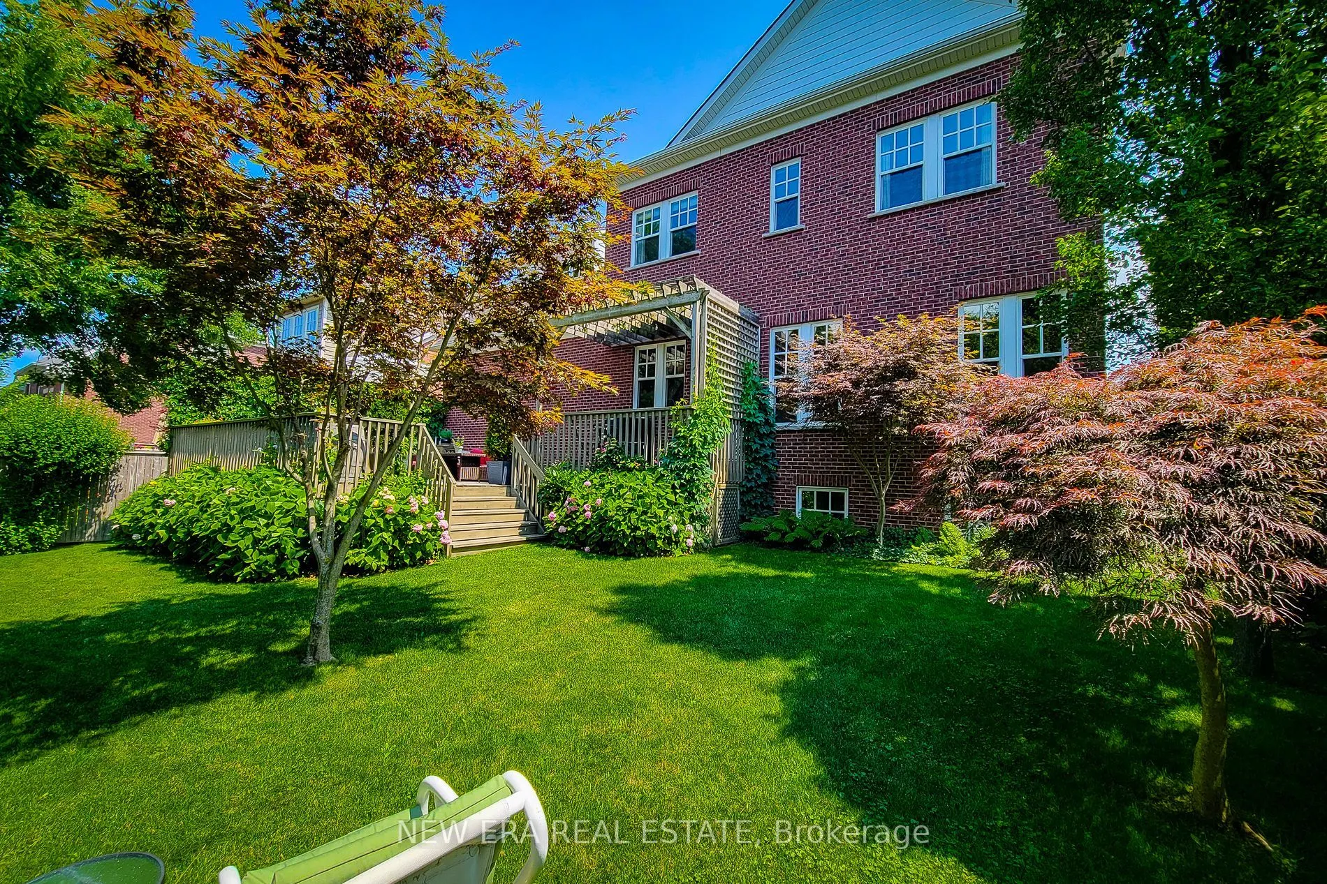 16 Brock Street