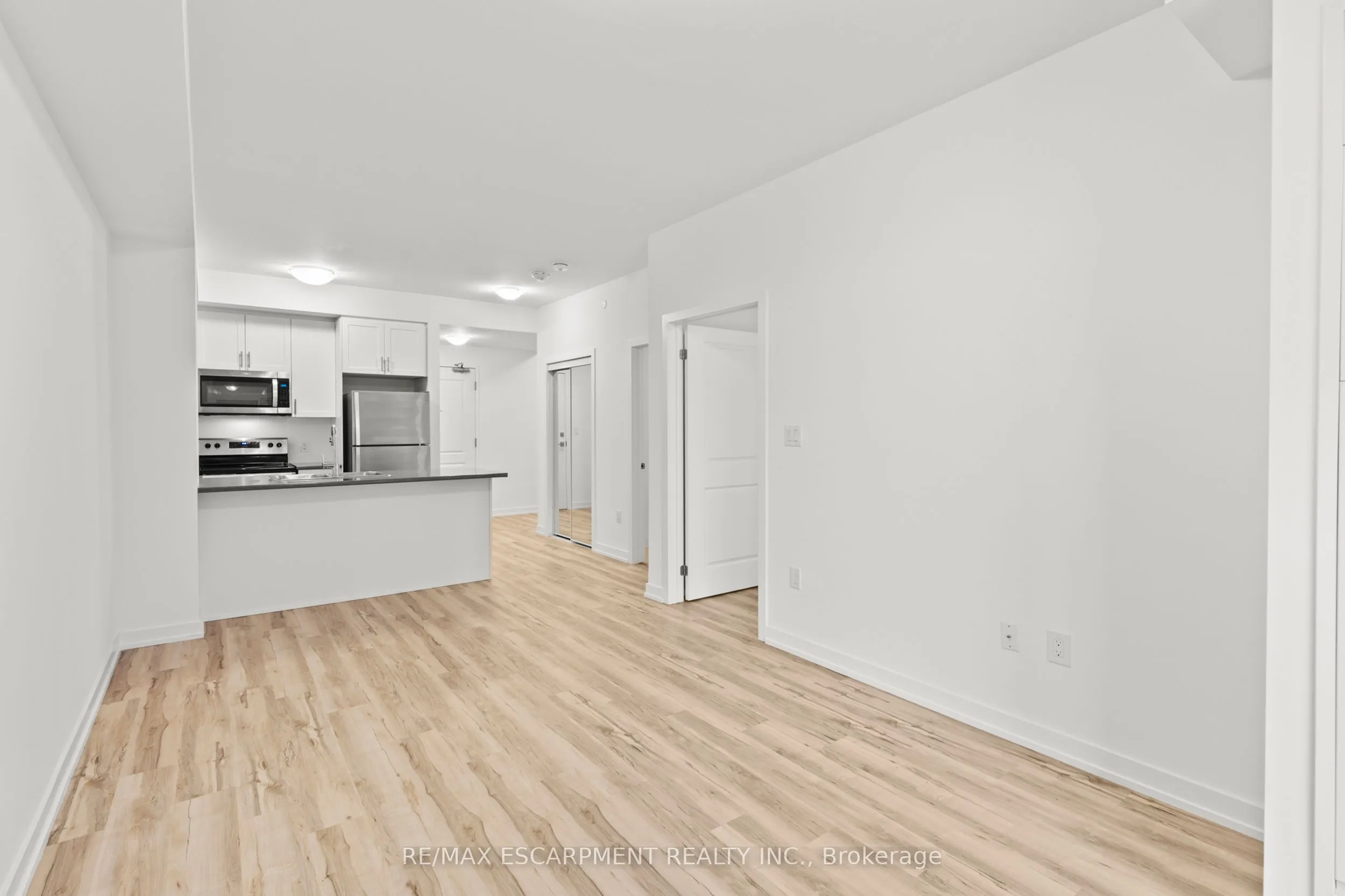 450 DUNDAS Street E, #219
