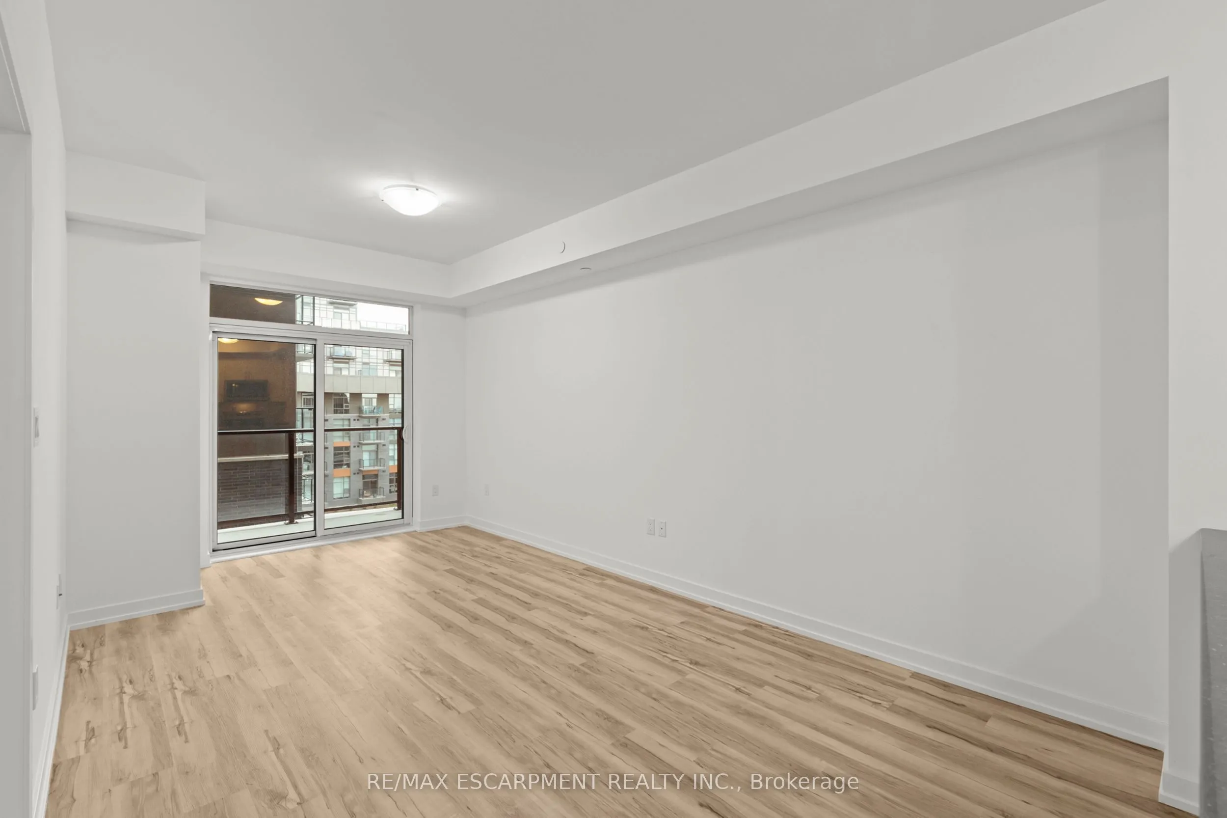 450 DUNDAS Street E, #219