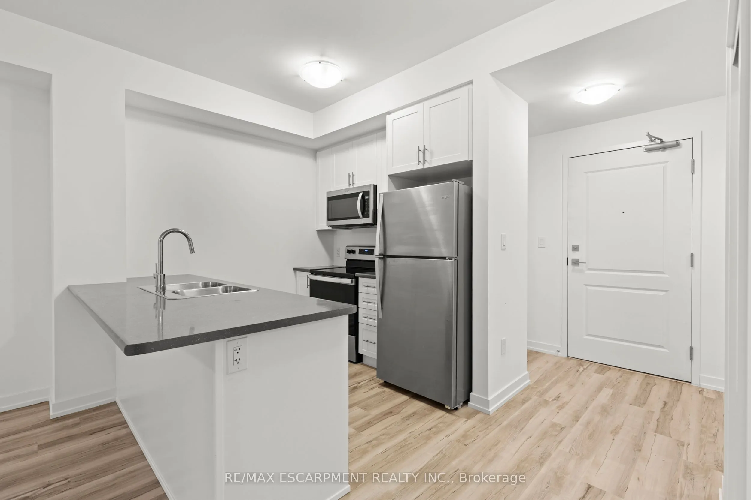 450 DUNDAS Street E, #219