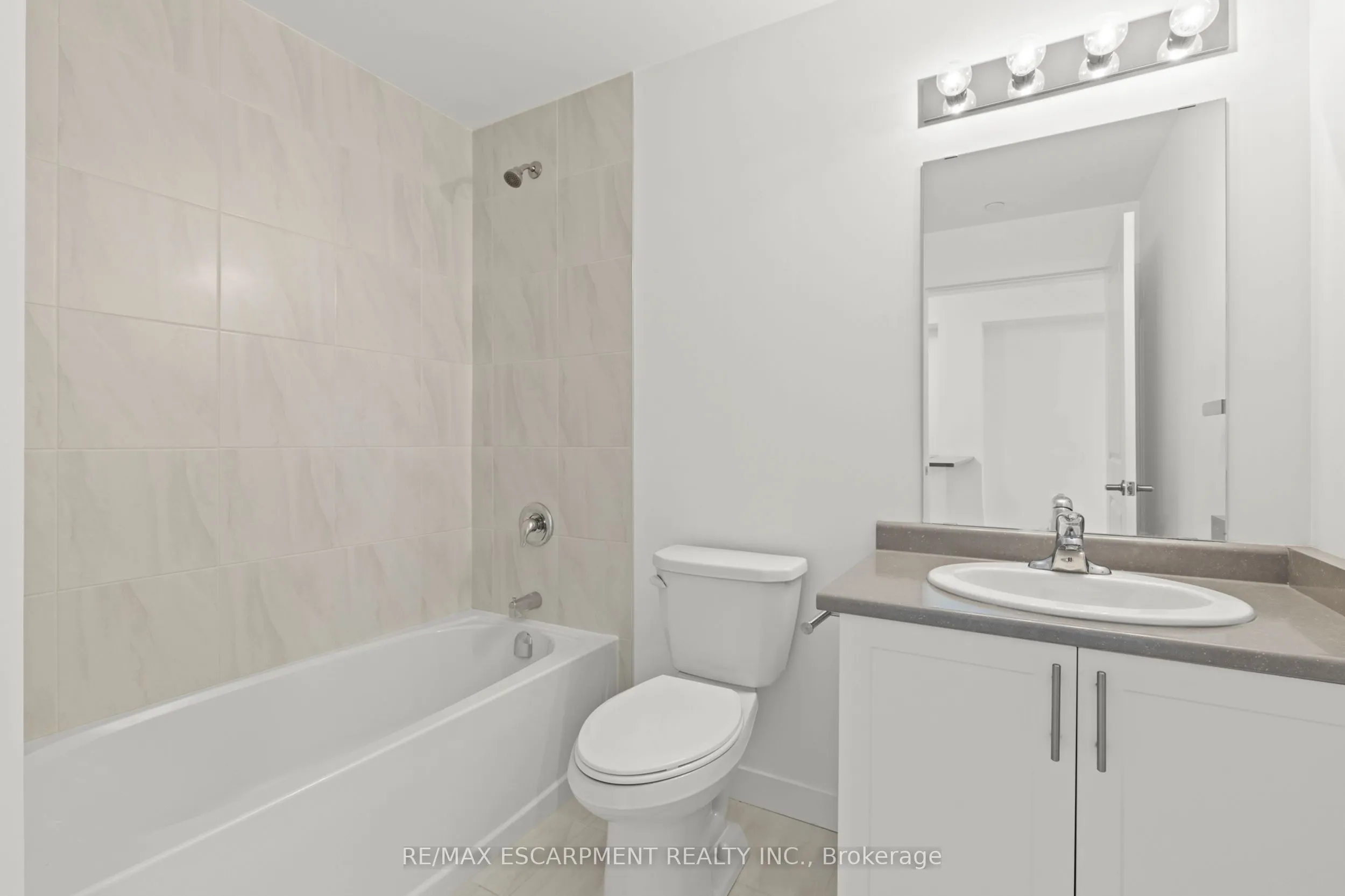 450 DUNDAS Street E, #219