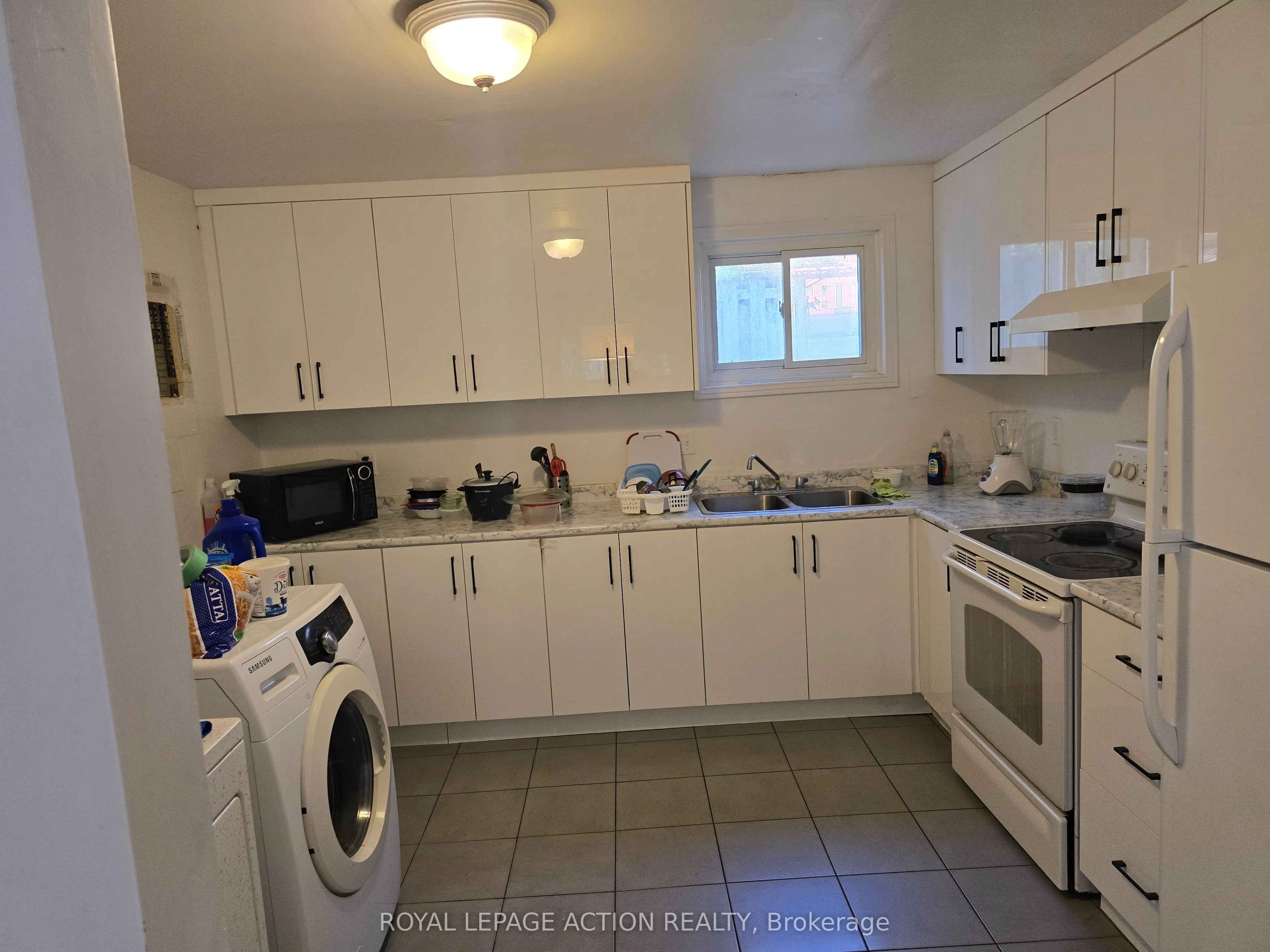 708 Oxford Street E
