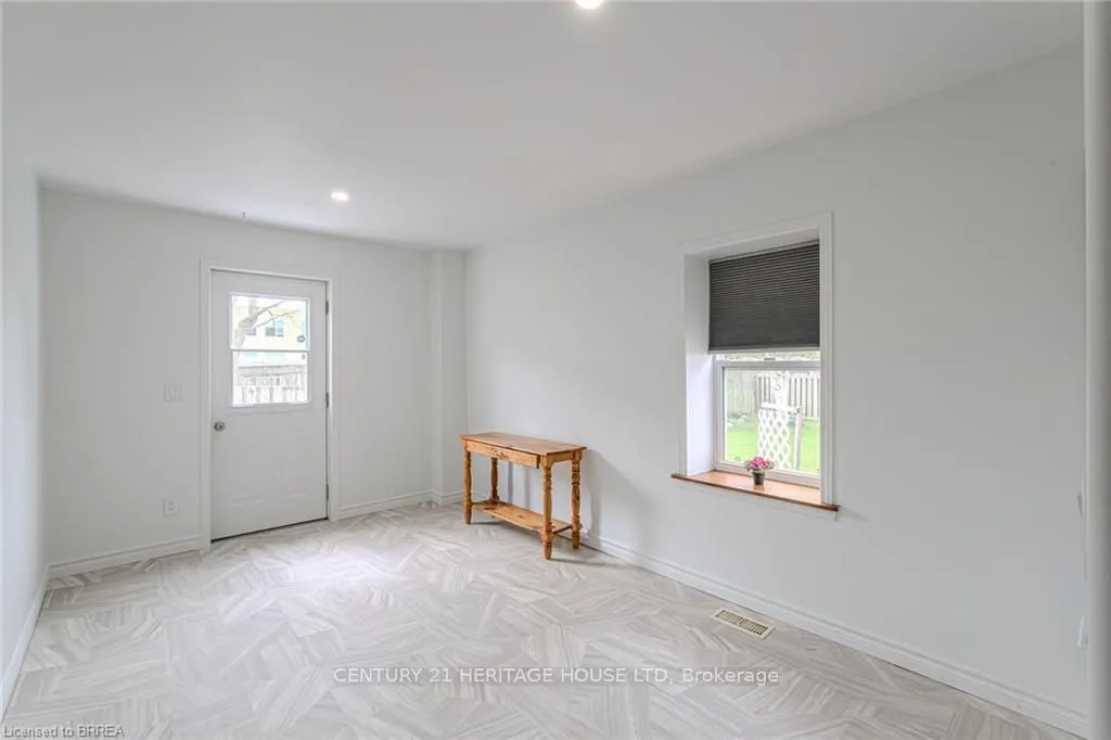 388 Mckellar Street